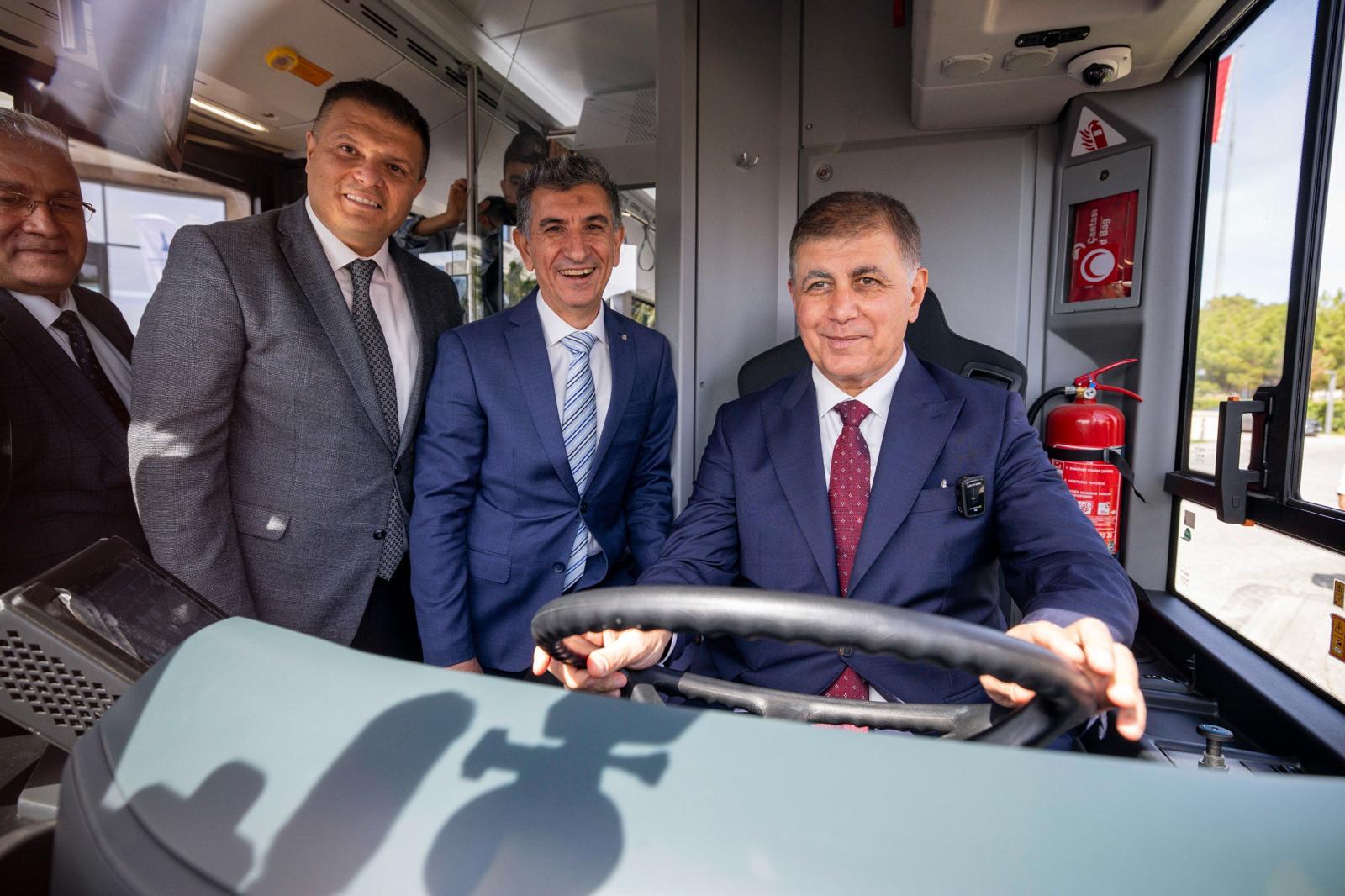 İZMİR’DE 2040 YILININ ULAŞIM PLANI ŞEKİLLENİYOR