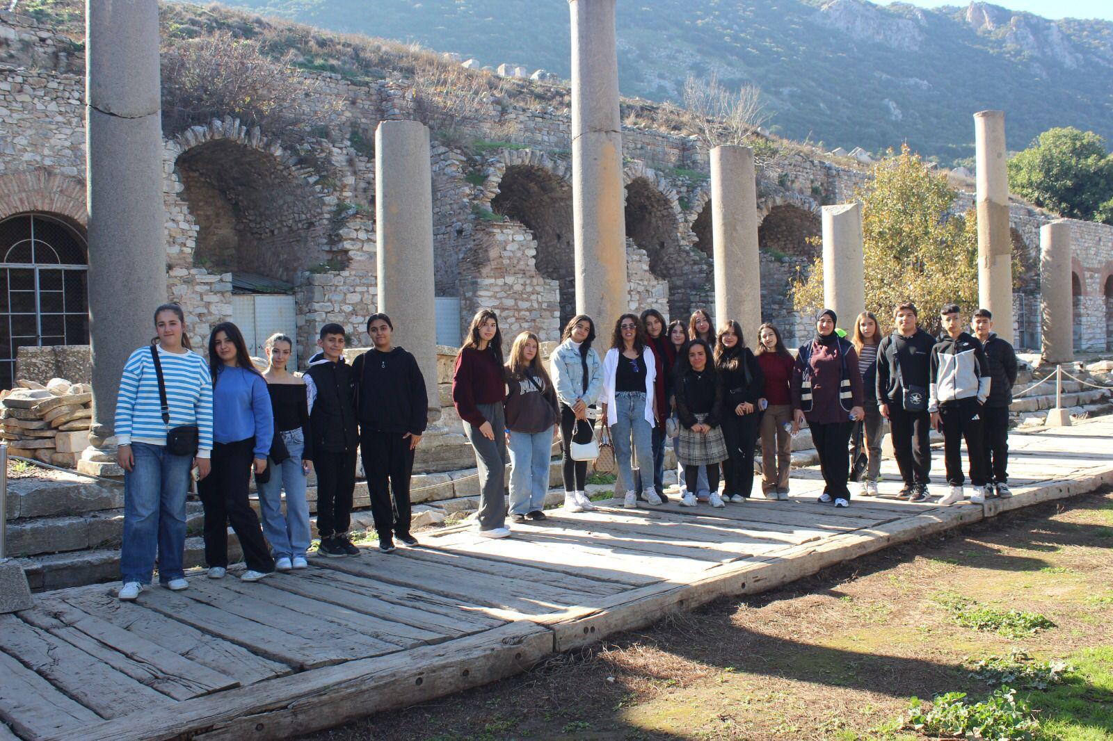 ÖĞRENCİLERE TARİH VE MÜZİK MOLASI