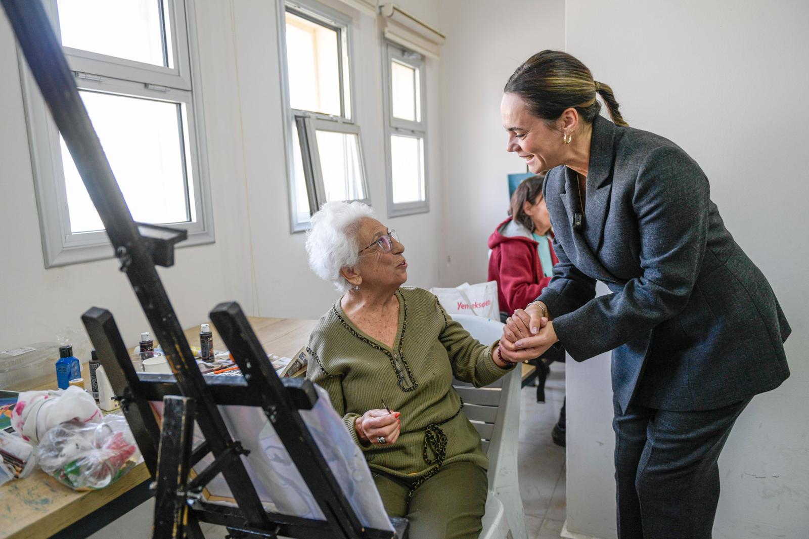BAŞKAN EŞLERİ BAYRAKLI’DA BULUŞTU