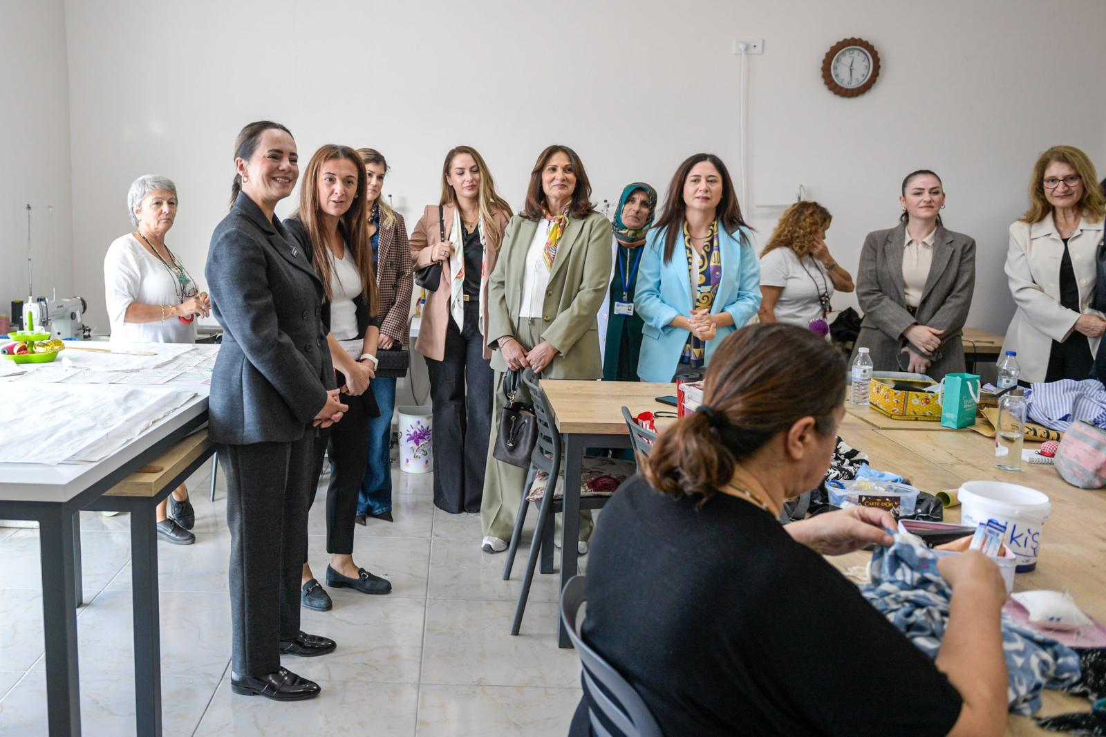 BAŞKAN EŞLERİ BAYRAKLI’DA BULUŞTU