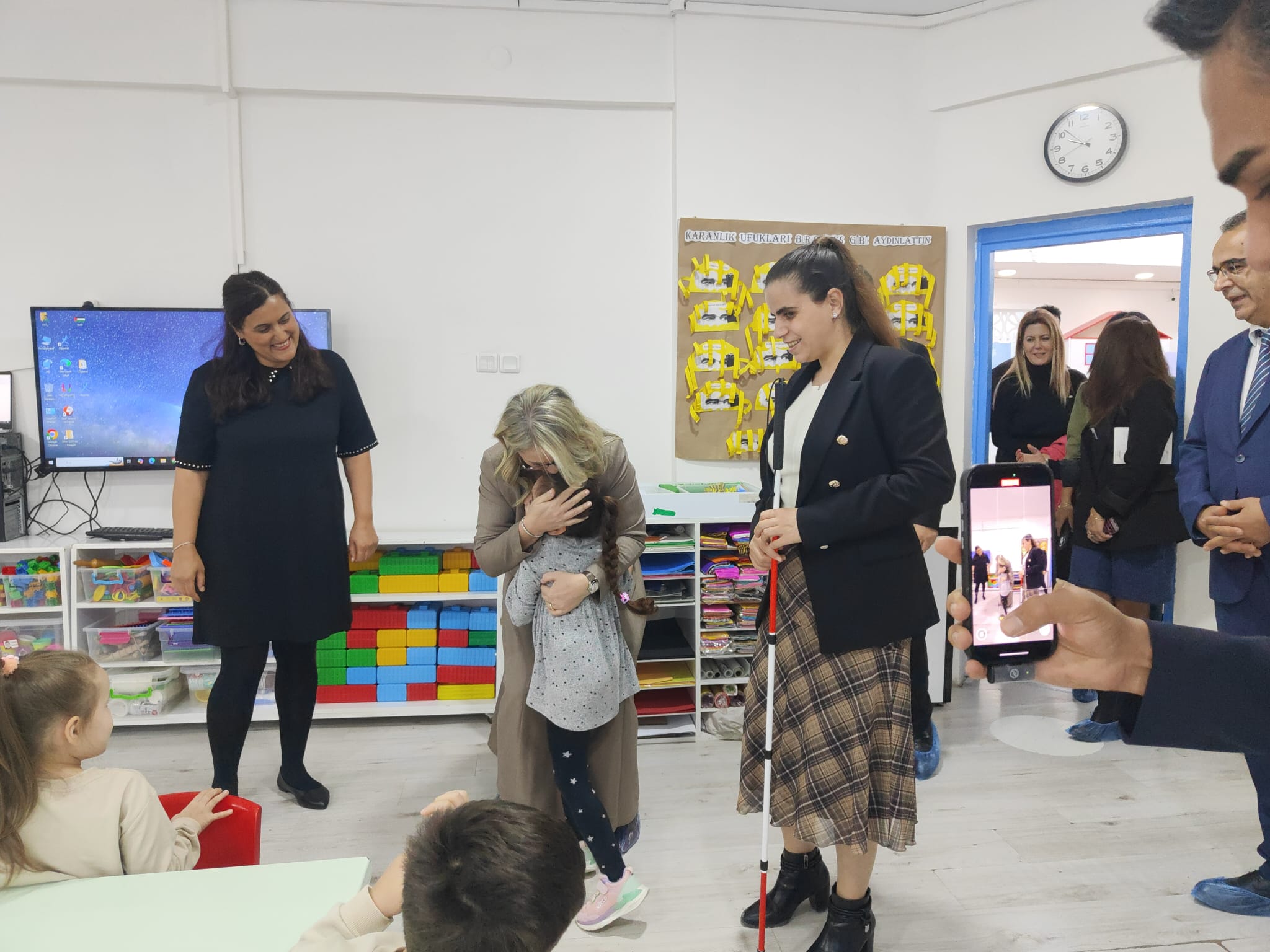 AK PARTİLİ ÇANKIRI’DAN GÖRME ENGELLİ ÖĞRETMENE ZİYARET