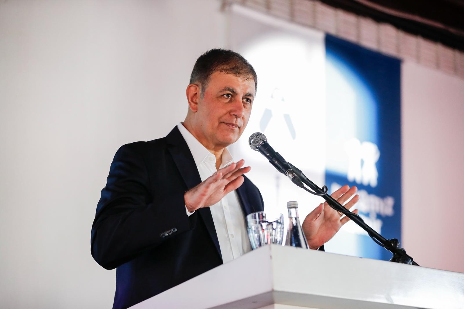 TUGAY’DAN TCDD’YE İZBAN ÇIKIŞI: “RAY KİRASINI KALDIRIN, 90 DAKİKA GELSİN”