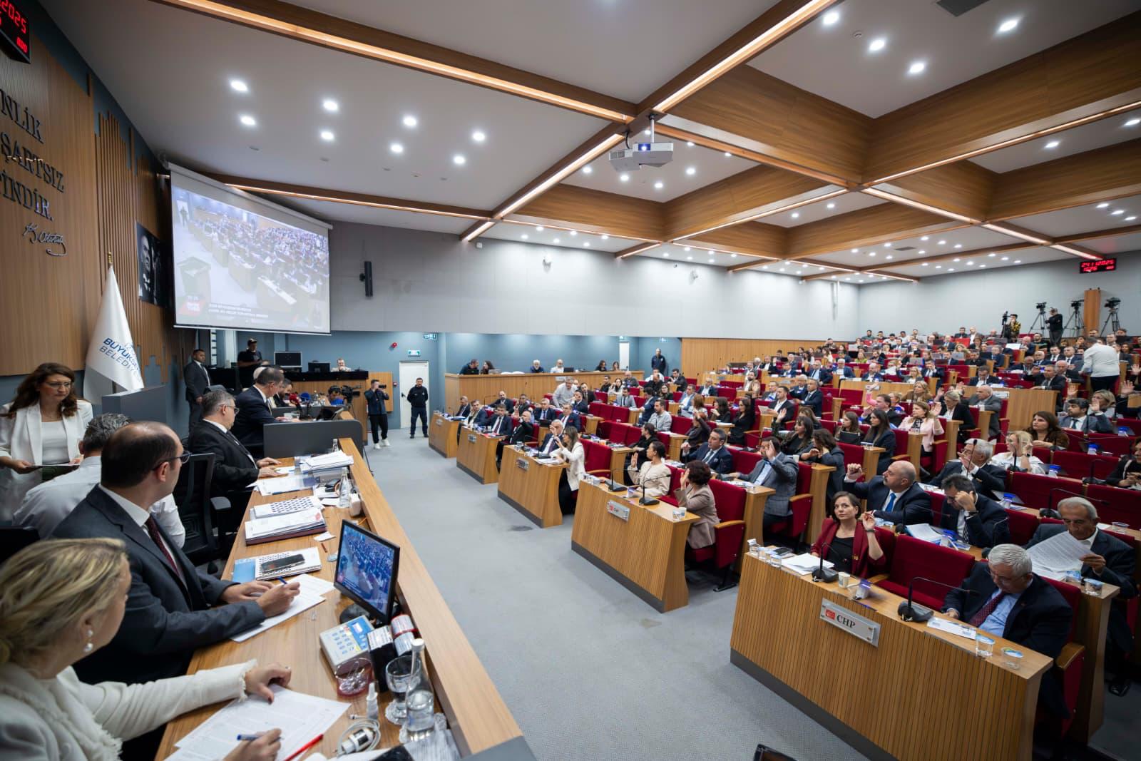 İZBAN’DA İNDİRİM: ULAŞIMDA GENÇ TARİFE DÖNEMİ