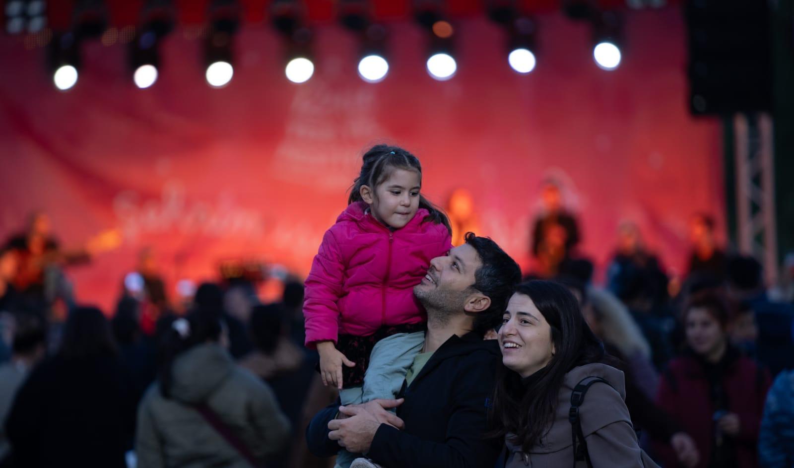 İZMİR YENİ YILI RENKARENK FESTİVALLE KARŞILIYOR