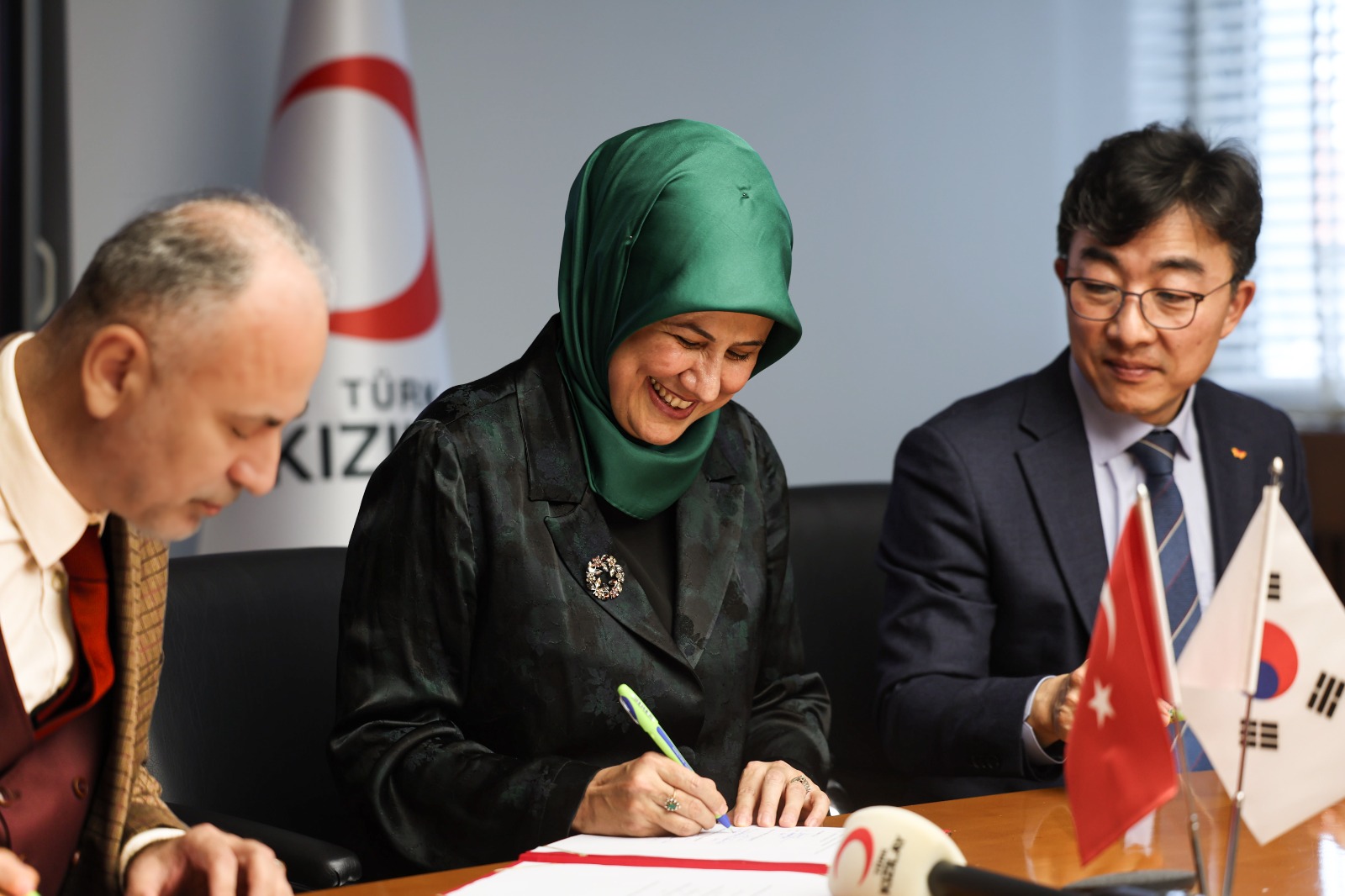 KIZILAY’DAN HAYATİ İLAÇLARDA YERLİ VE MİLLİ ÜRETİM ATAĞI