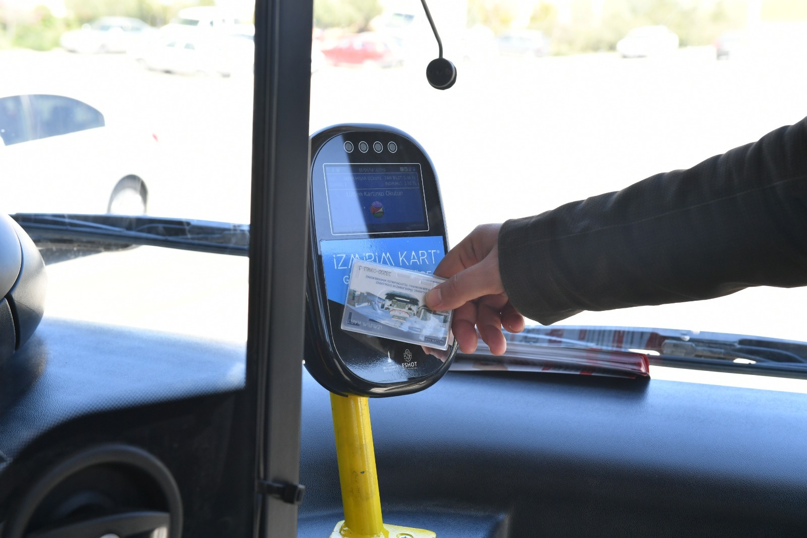 İZMİR’DE GENÇ İZMİRİM KART 1 ARALIK’TA BAŞLIYOR