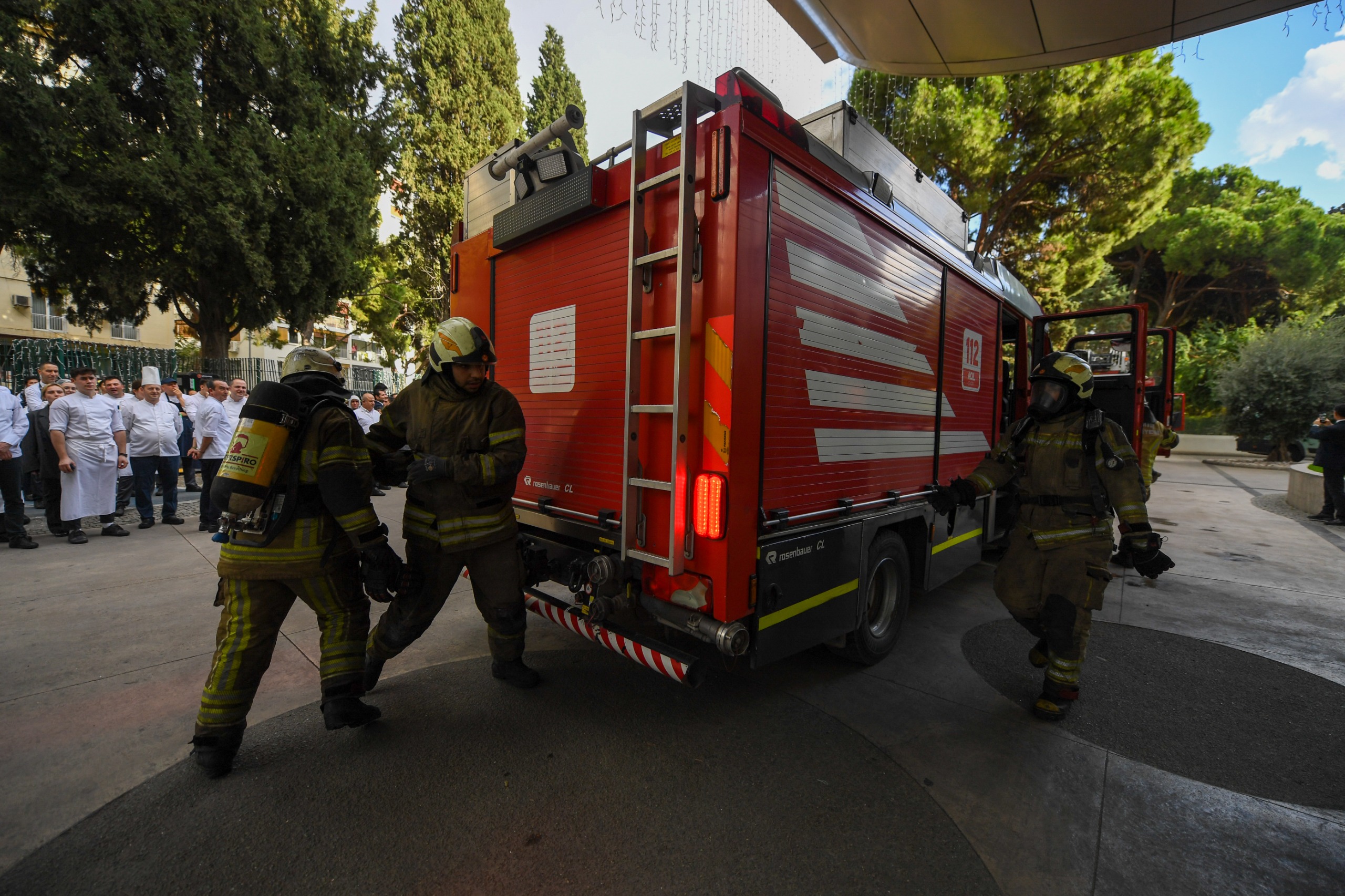 İTFAİYE’DEN SWISSOTEL’DE NEFES KESEN TATBİKAT