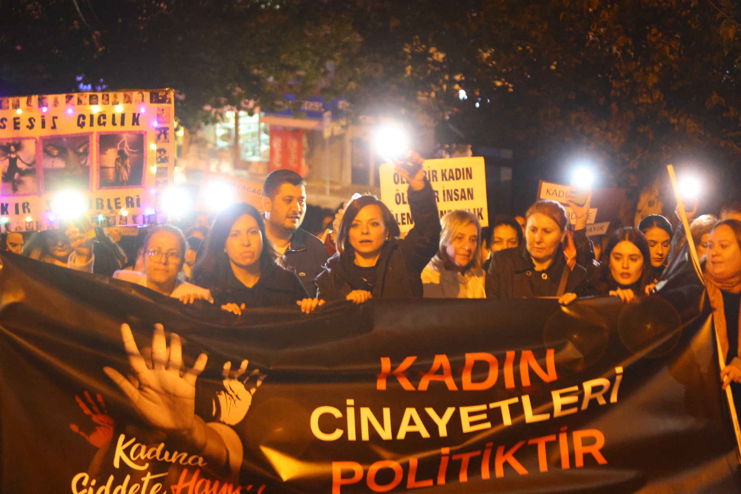 KARABAĞLAR KADINA ŞİDDETE KARŞI TEK SES TEK YÜREK KARABAĞLAR KADINA ŞİDDETE KARŞI TEK SES TEK YÜREK