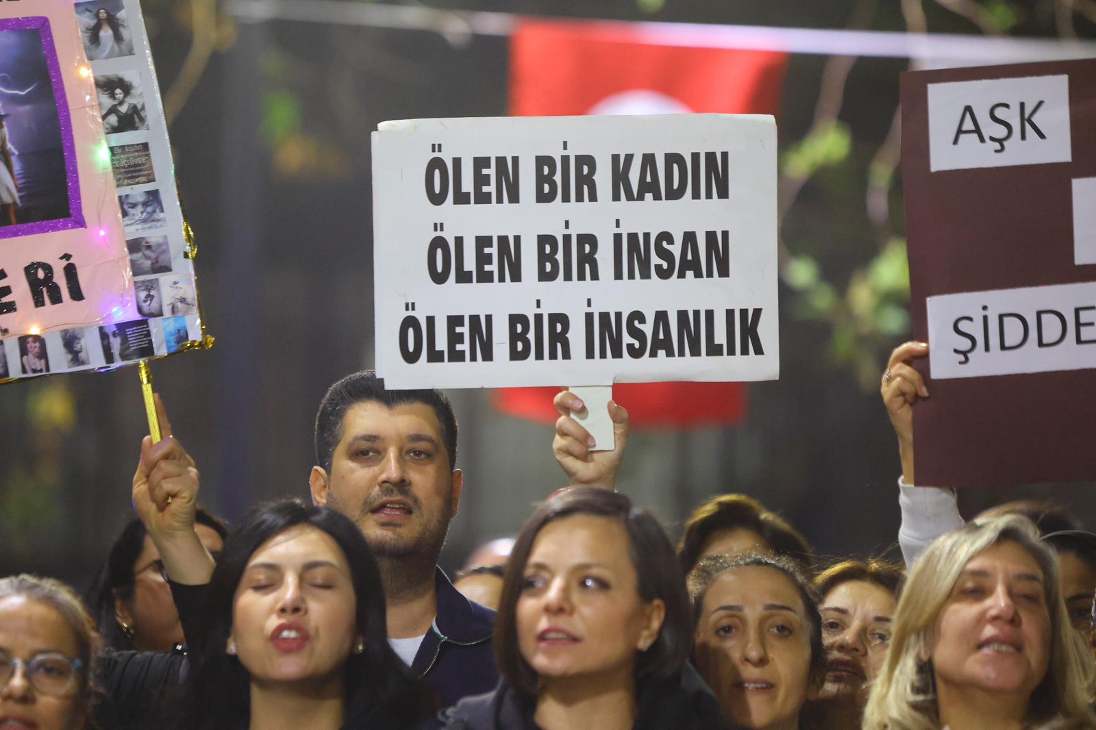 KARABAĞLAR KADINA ŞİDDETE KARŞI TEK SES TEK YÜREK KARABAĞLAR KADINA ŞİDDETE KARŞI TEK SES TEK YÜREK