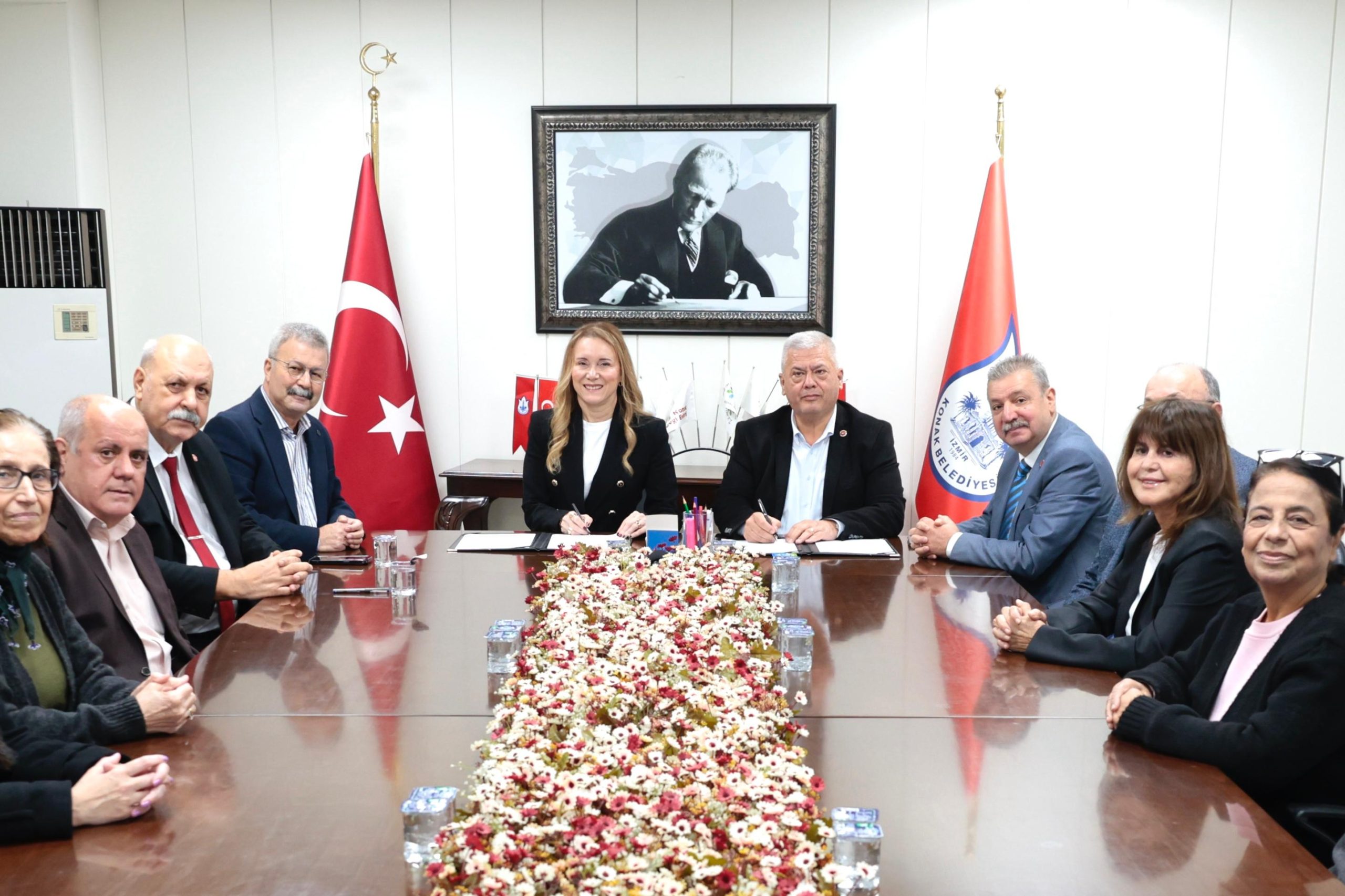 KONAK’IN ORTAK DEĞERLERİ İÇİN GÜÇLÜ PROTOKOL KONAK’IN ORTAK DEĞERLERİ İÇİN GÜÇLÜ PROTOKOL