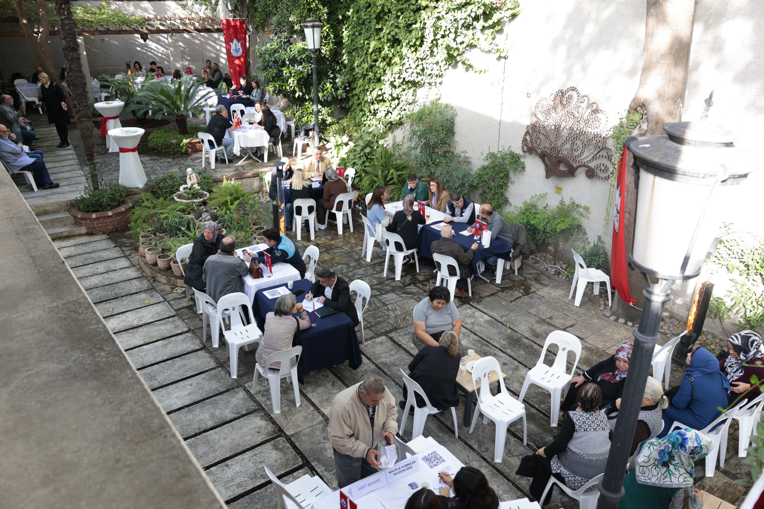 KONAKLI KOMŞULAR BASMANE’DE BULUŞTU