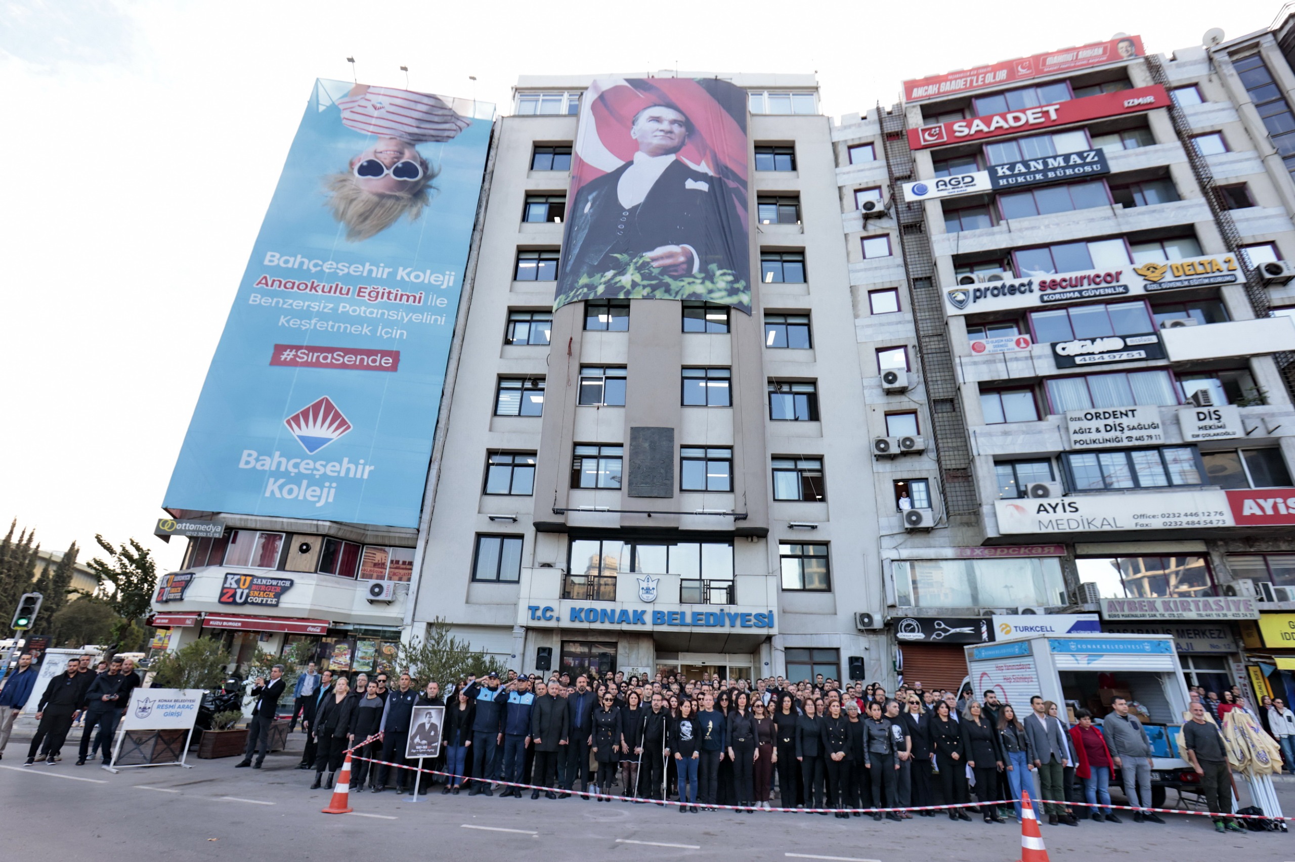 Konak’ta Atatürk sonsuz özlem ve saygıyla anıldı