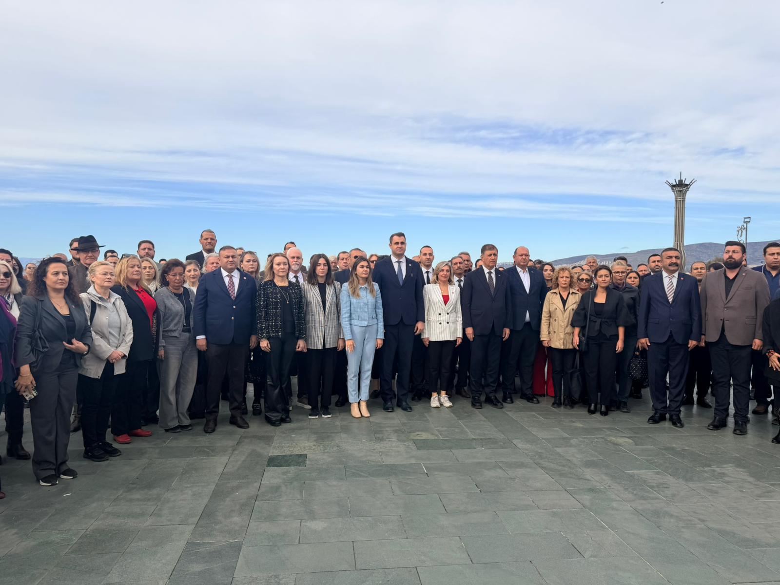 CHP İZMİR 24 KASIM’DA BAŞÖĞRETMENİN HUZURUNDAYDI