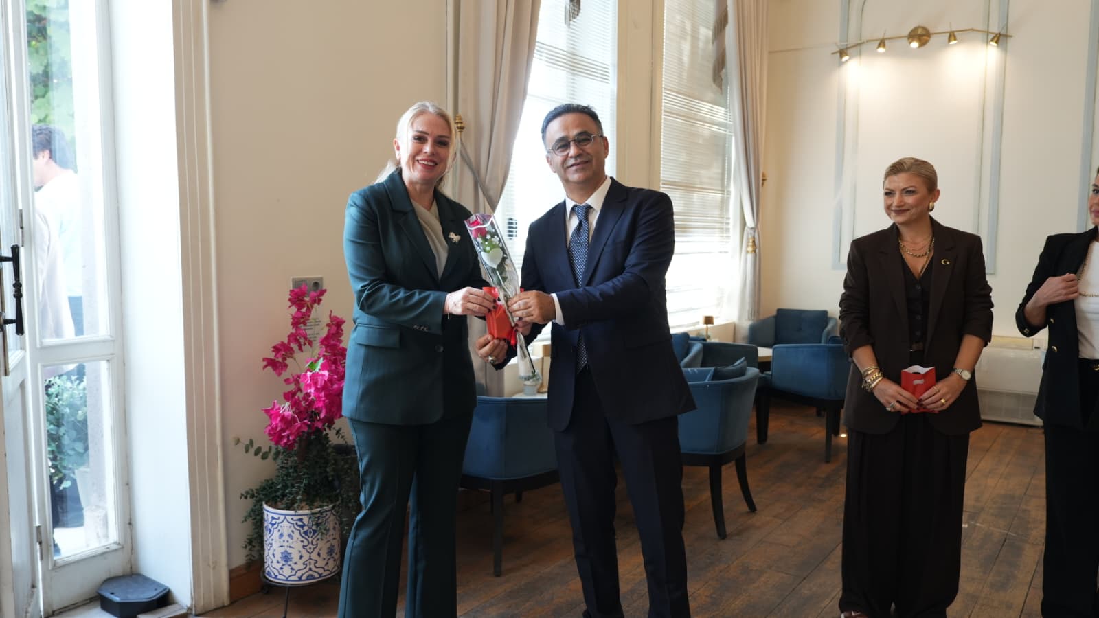 ÖĞRETMENLER GÜNÜNE ÖZEL KAHVALTI