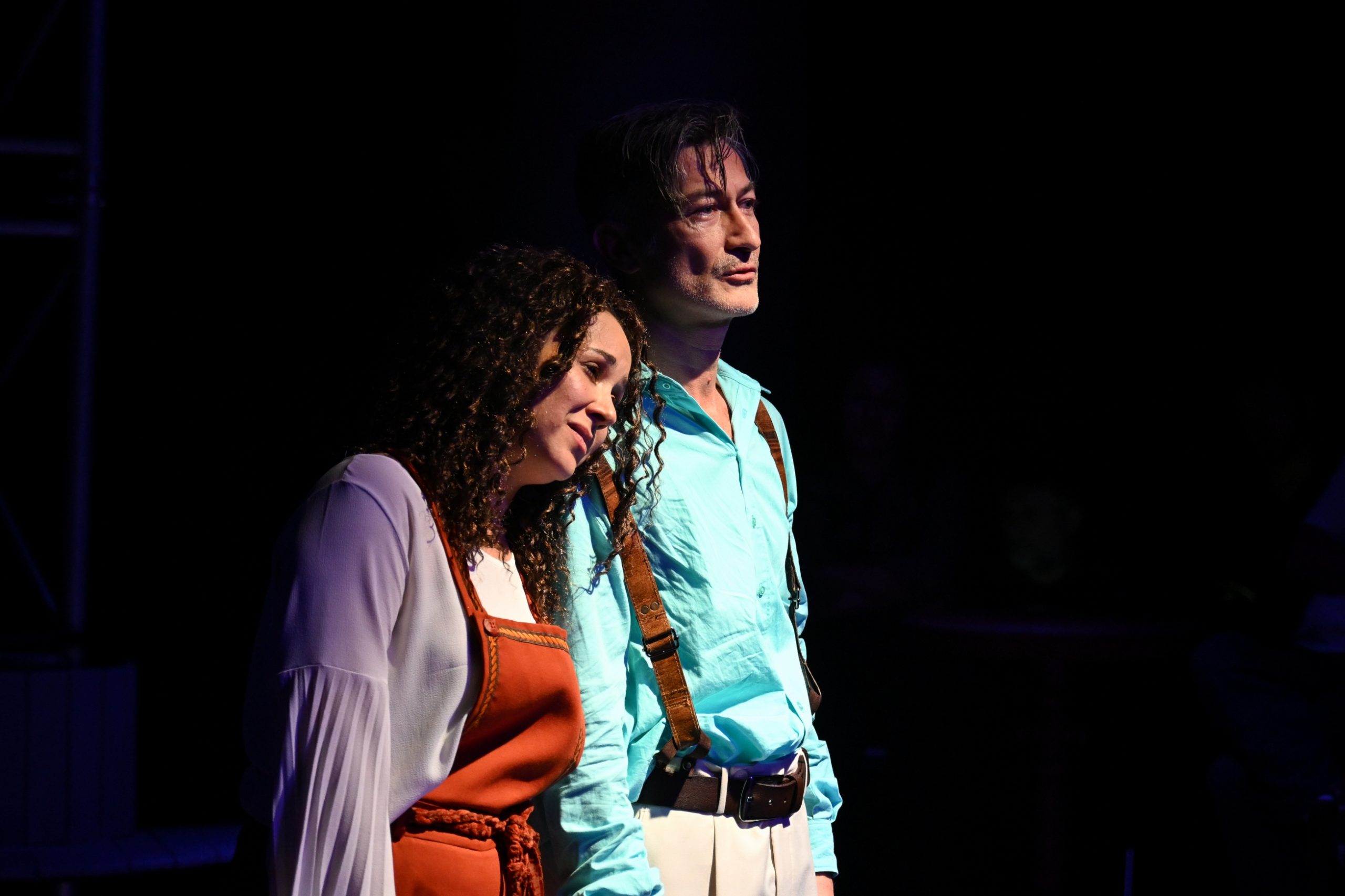 “UNUTMAK” BORNOVA’DA SAHNEYE ÇIKTI “UNUTMAK” BORNOVA’DA SAHNEYE ÇIKTI