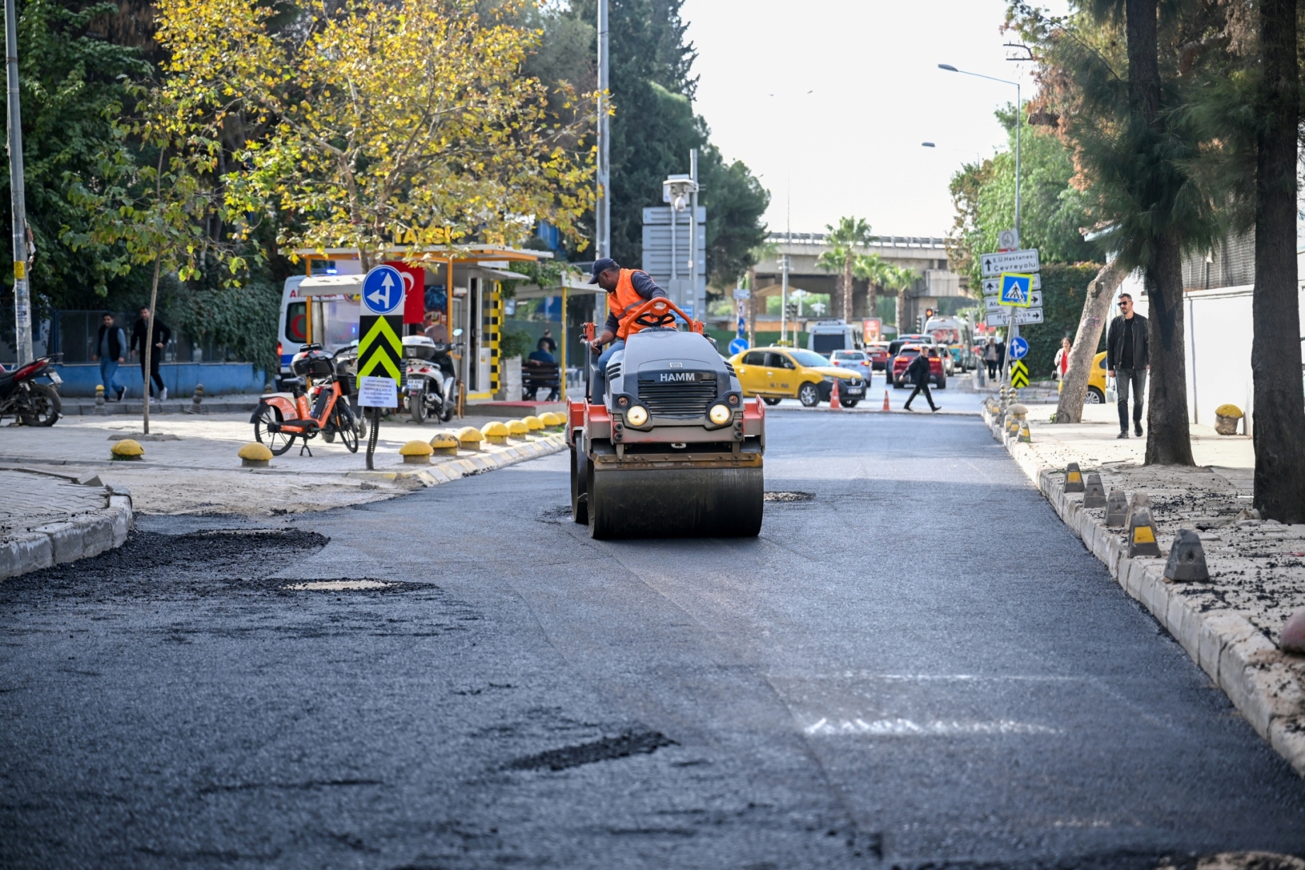 SÜVARİ CADDESİ YENİLENİYOR