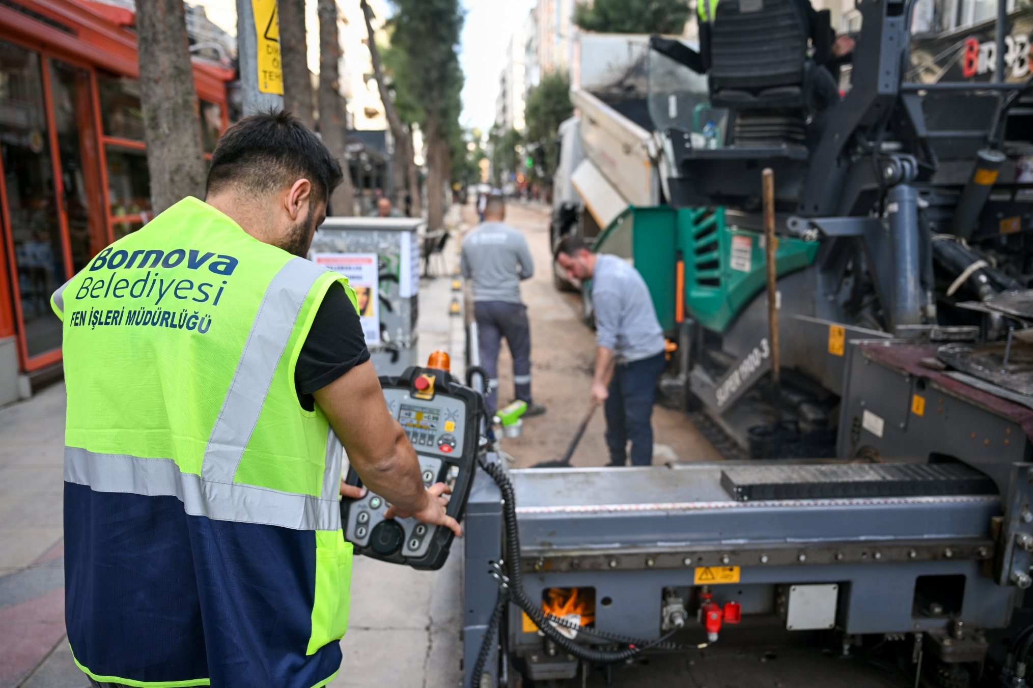 SÜVARİ CADDESİ YENİLENİYOR
