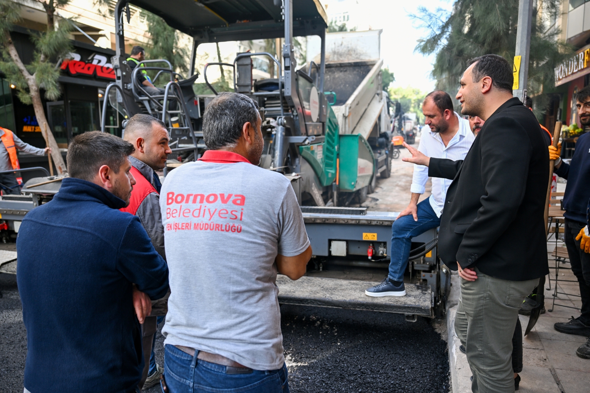 SÜVARİ CADDESİ YENİLENİYOR