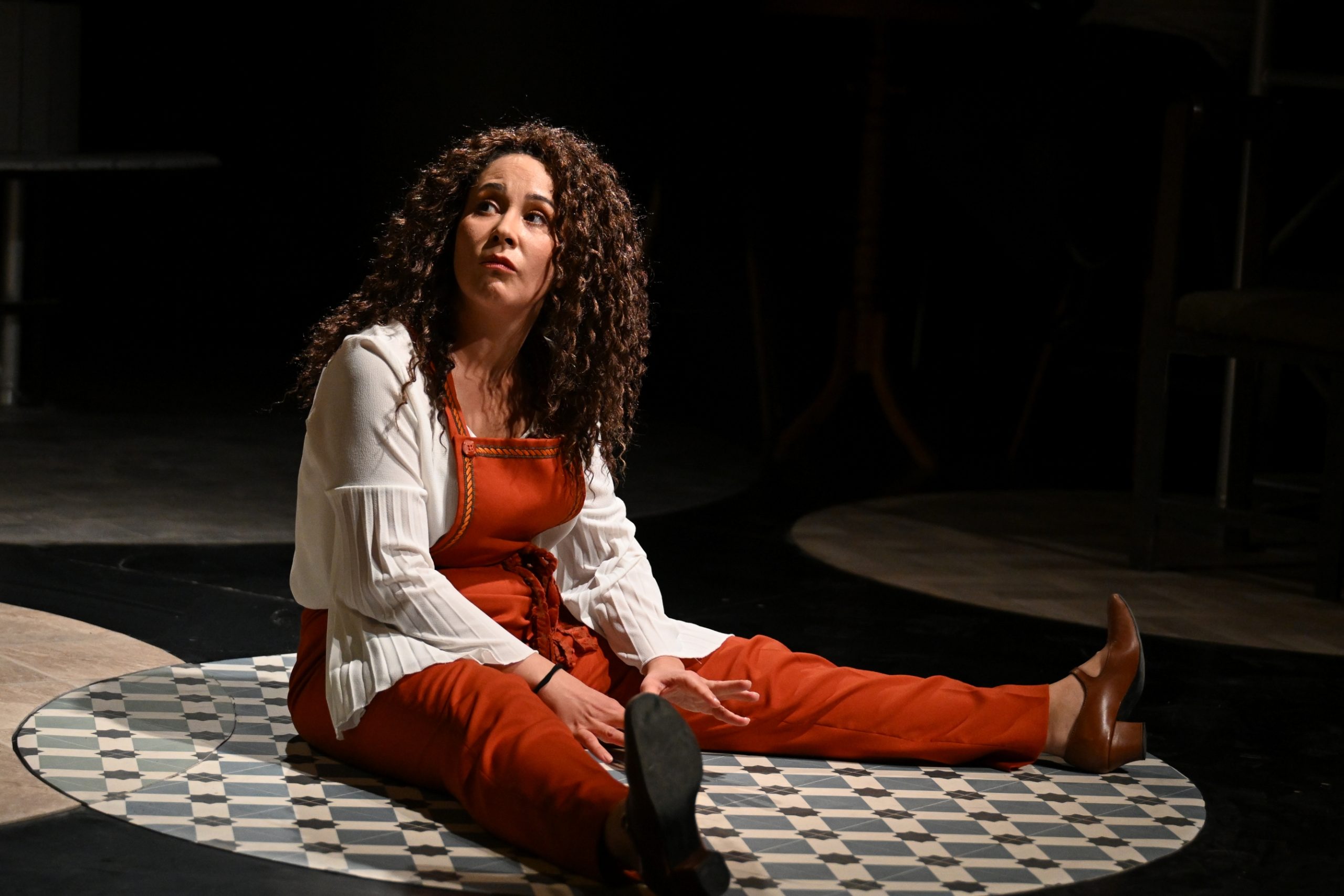 “UNUTMAK” BORNOVA’DA SAHNEYE ÇIKTI “UNUTMAK” BORNOVA’DA SAHNEYE ÇIKTI