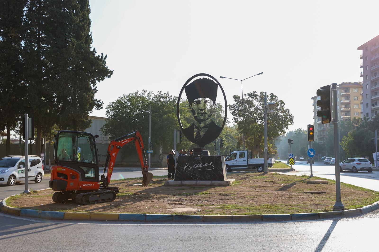 BUCA’DA AZ SU İSTEYEN BİTKİLERLE YEŞİL ALAN DÖNÜŞÜMÜ