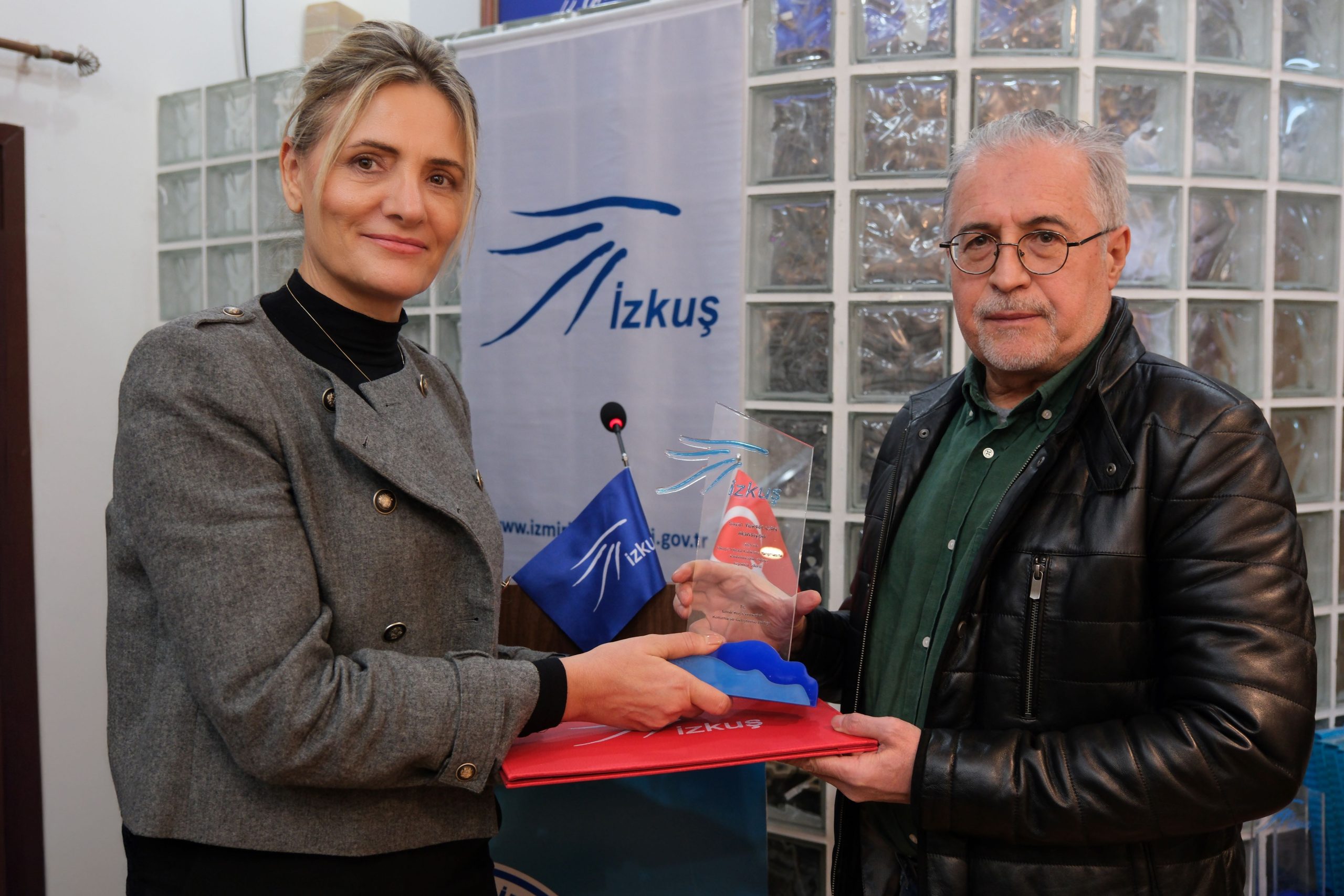 FOÇA’DA YABAN HAYATI VE KUŞ KARİKATÜRÜ ÖDÜLLERİ SAHİPLERİNİ BULDU