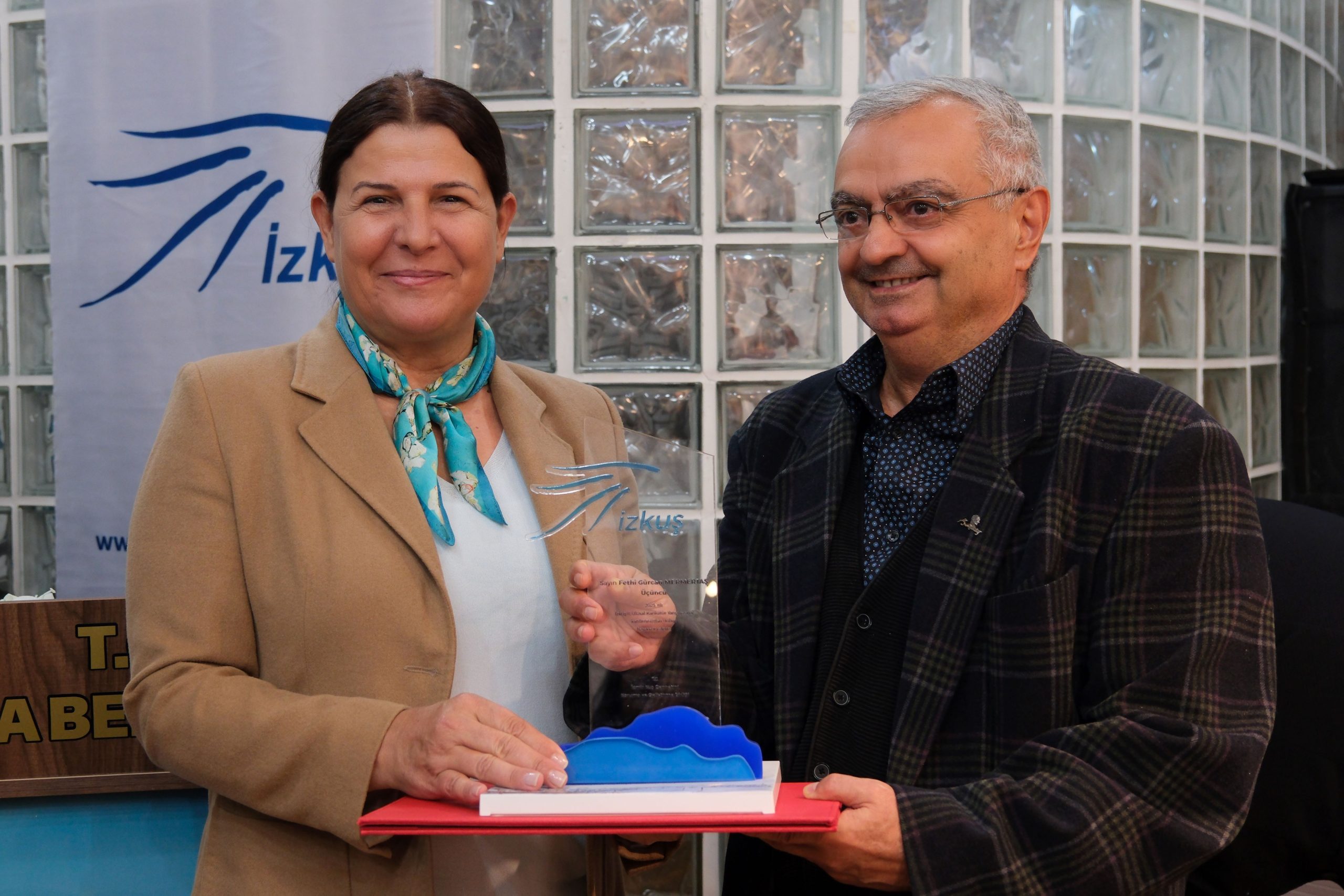 FOÇA’DA YABAN HAYATI VE KUŞ KARİKATÜRÜ ÖDÜLLERİ SAHİPLERİNİ BULDU