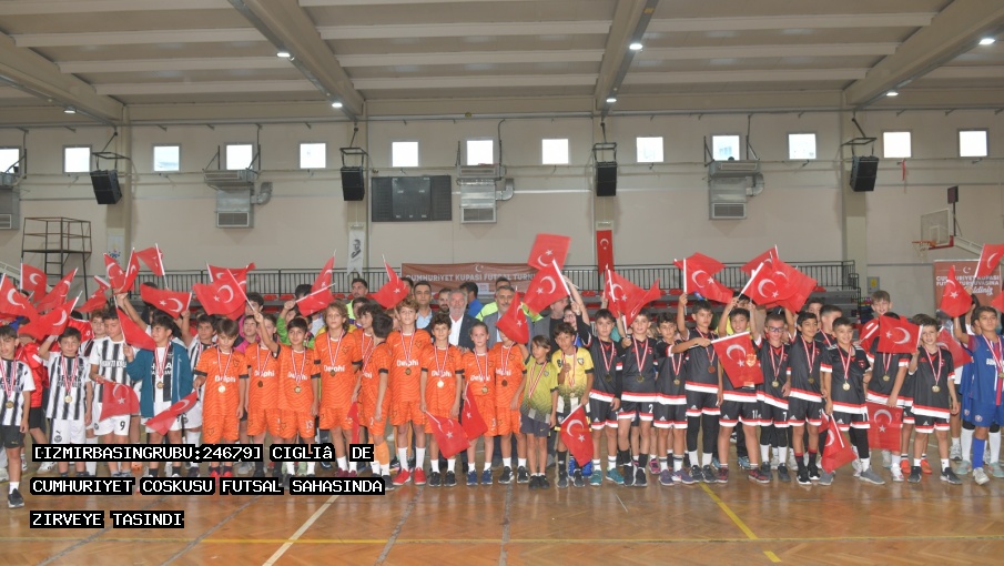 [izmirbasingrubu:24679] Çiğli’de Cumhuriyet Coşkusu Futsal Sahasında zirveye taşındı