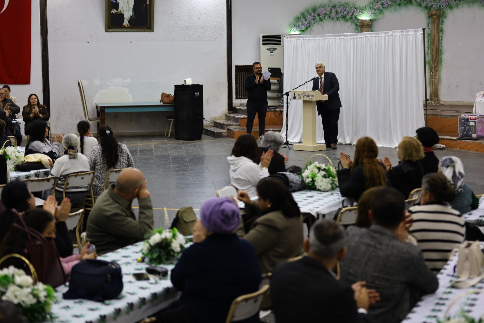 SENGEL’DEN ŞİDDET MESAJI: UTANMASI GEREKEN MAĞDURLAR DEĞİL SENGEL’DEN ŞİDDET MESAJI: UTANMASI GEREKEN MAĞDURLAR DEĞİL