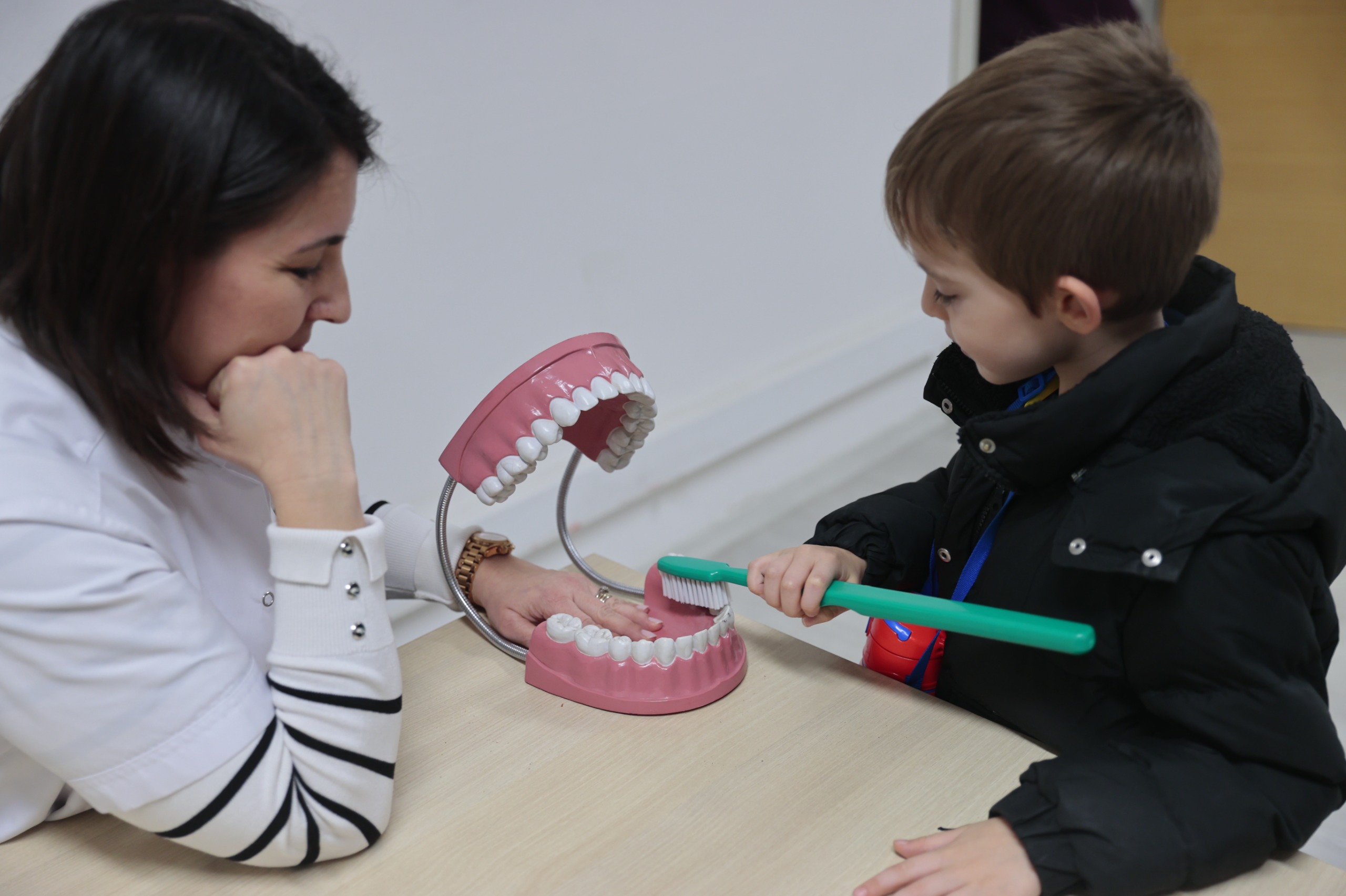 MUTLU ÇOCUKLAR SAĞLIKLA GÜLÜYOR MUTLU ÇOCUKLAR SAĞLIKLA GÜLÜYOR