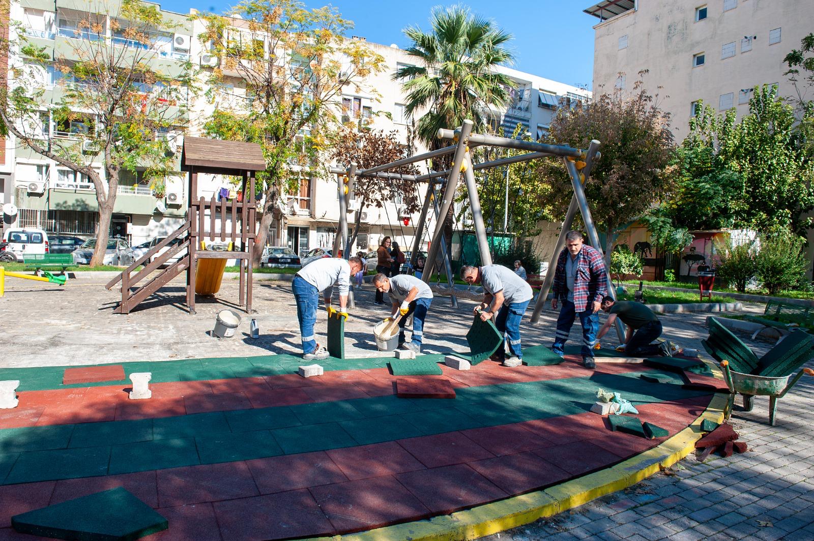 KARŞIYAKA’NIN PARKLARI YENİLENİYOR