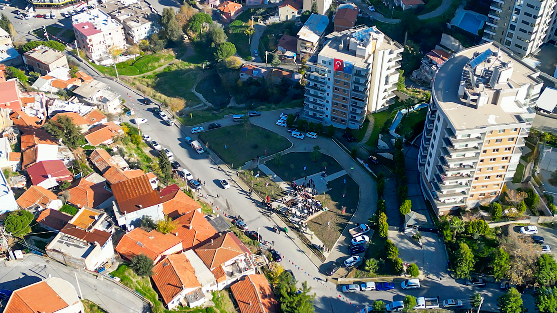 DR. ERG&Uuml;N DEMİR&rsquo;İN ADI NARLIDERE&rsquo;DE &Ouml;L&Uuml;MS&Uuml;ZLEŞTİ