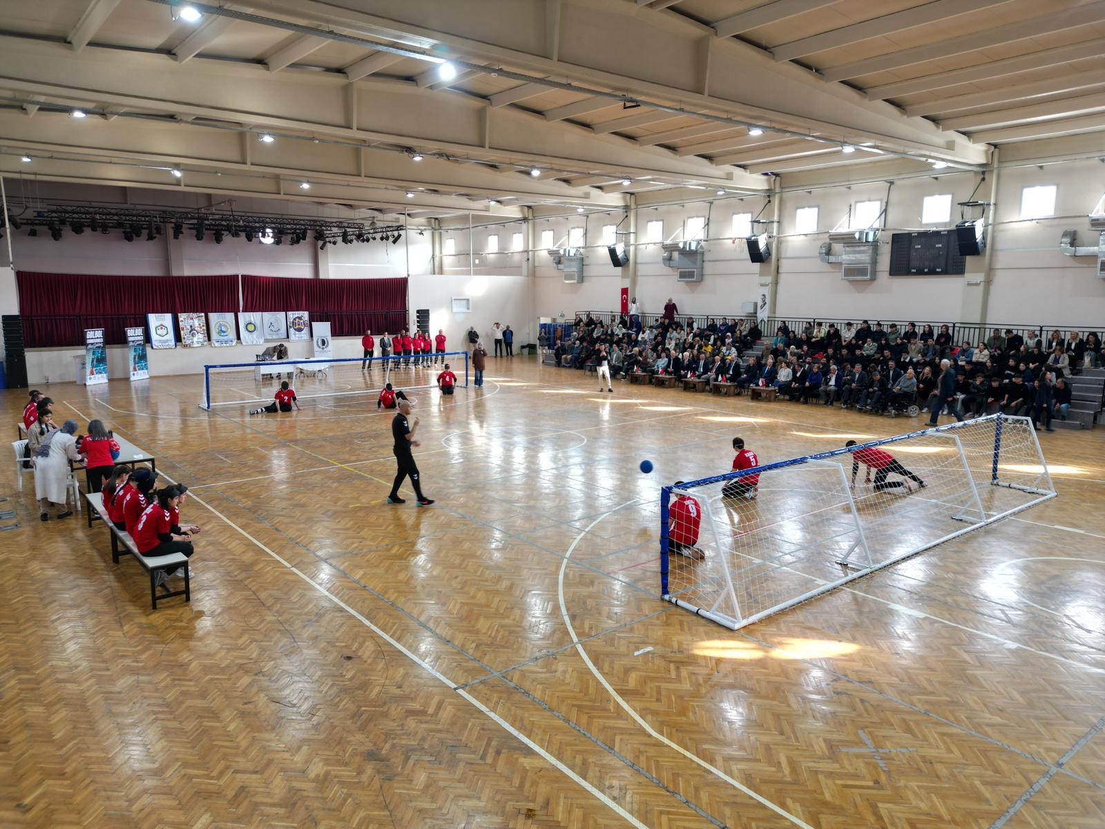 ÇİĞLİ’DE DÜNYA ENGELLİLER GÜNÜ GOLBOL TURNUVASI