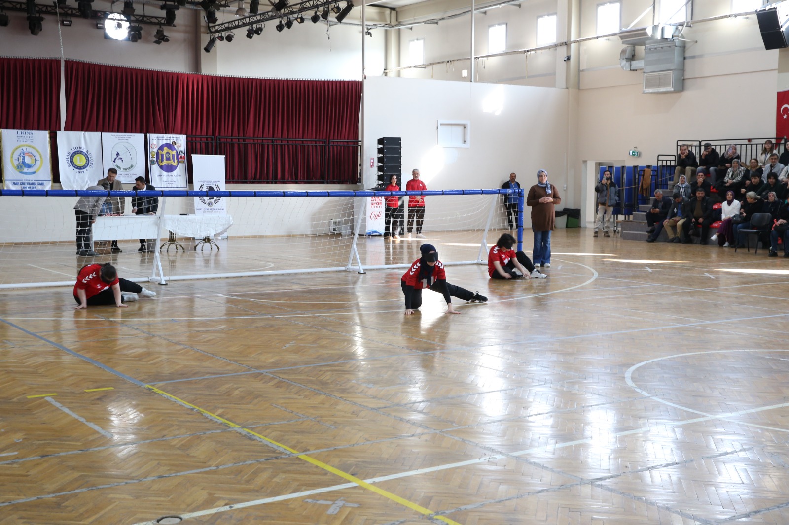 ÇİĞLİ’DE DÜNYA ENGELLİLER GÜNÜ GOLBOL TURNUVASI