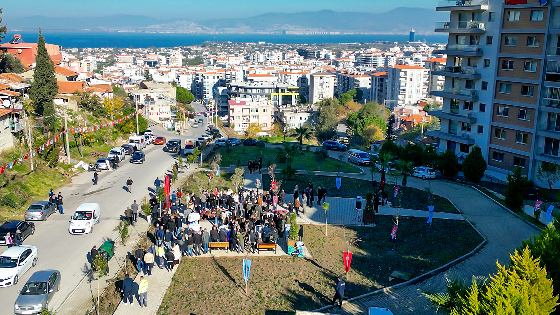 DR. ERG&Uuml;N DEMİR&rsquo;İN ADI NARLIDERE&rsquo;DE &Ouml;L&Uuml;MS&Uuml;ZLEŞTİ