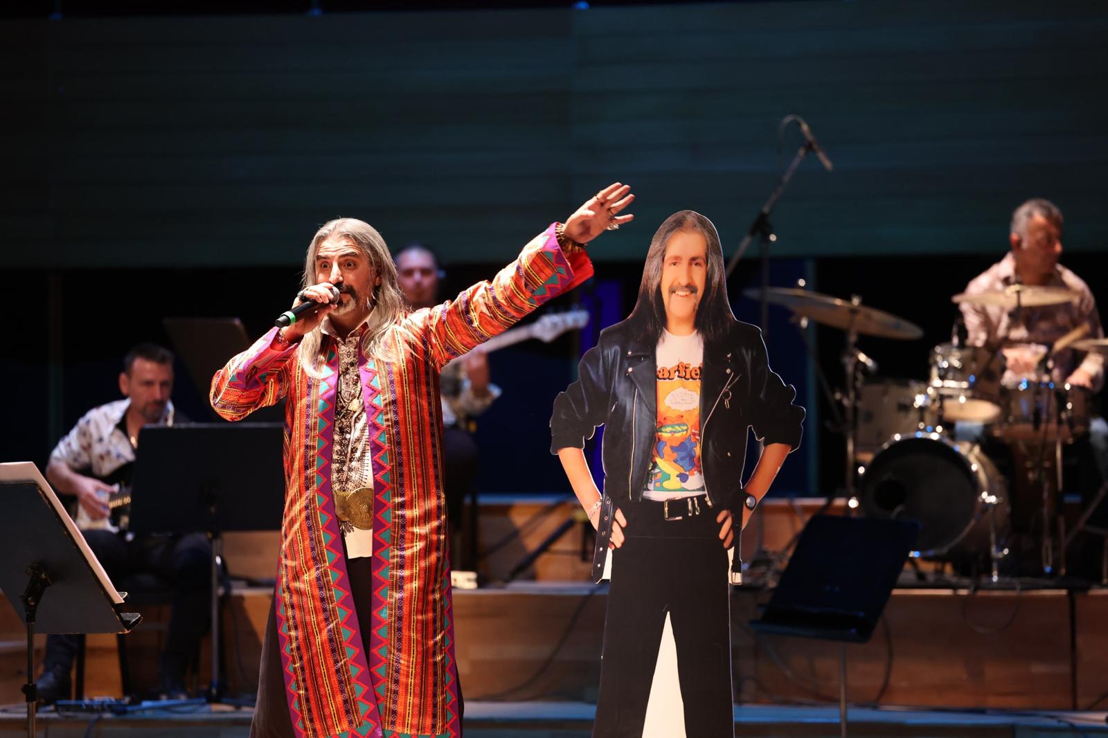 Barış Manço, şarkılarıyla anıldı Barış Manço, şarkılarıyla anıldı