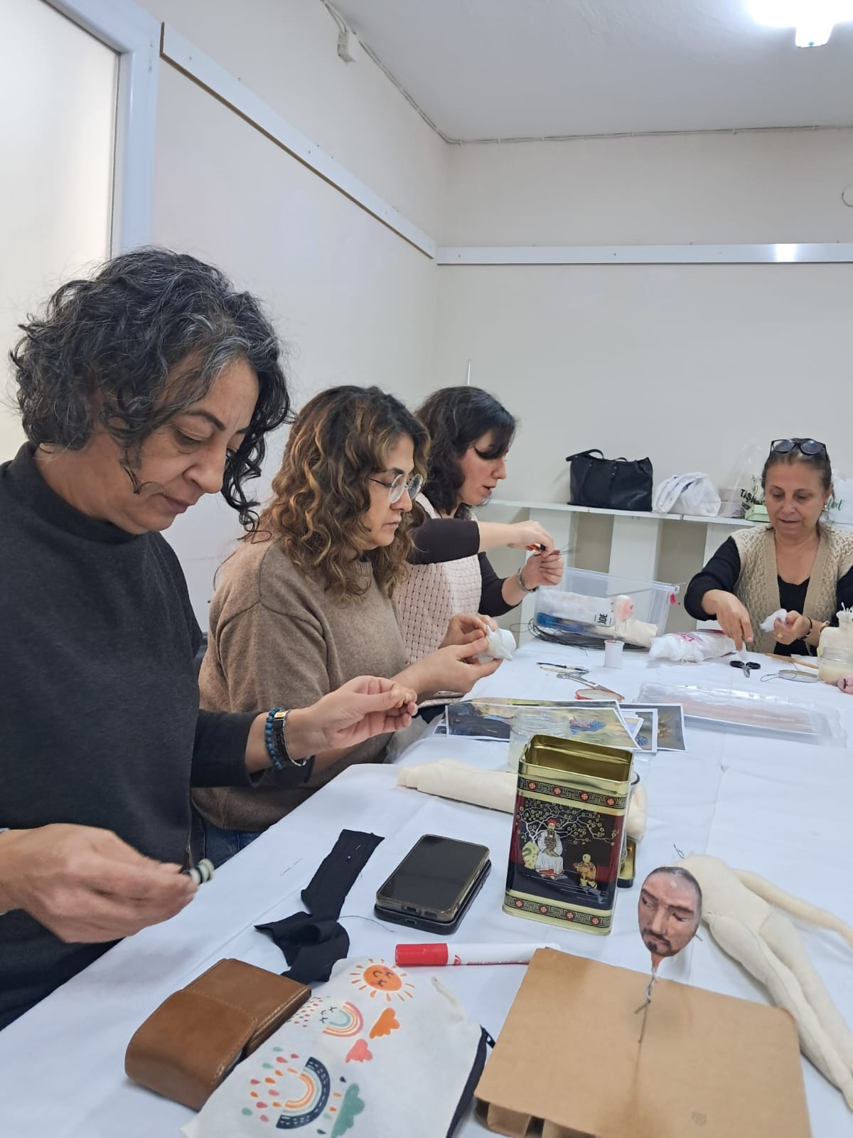 ÇİĞLİ’DE KADINLAR, GELENEKSEL SANATI GELECEĞE TAŞIYOR