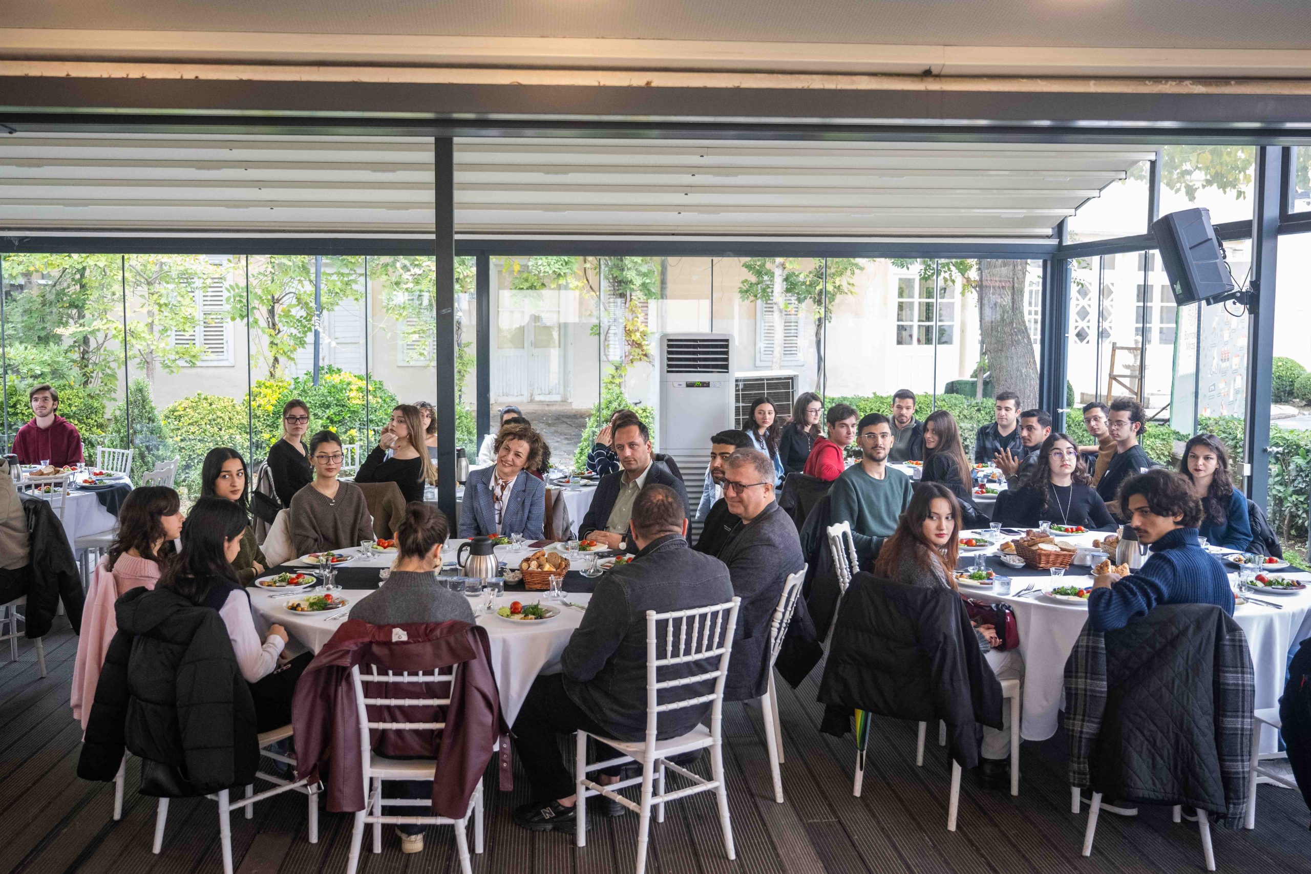 ÇYDD Bornova’da yeni üyelerle buluşma