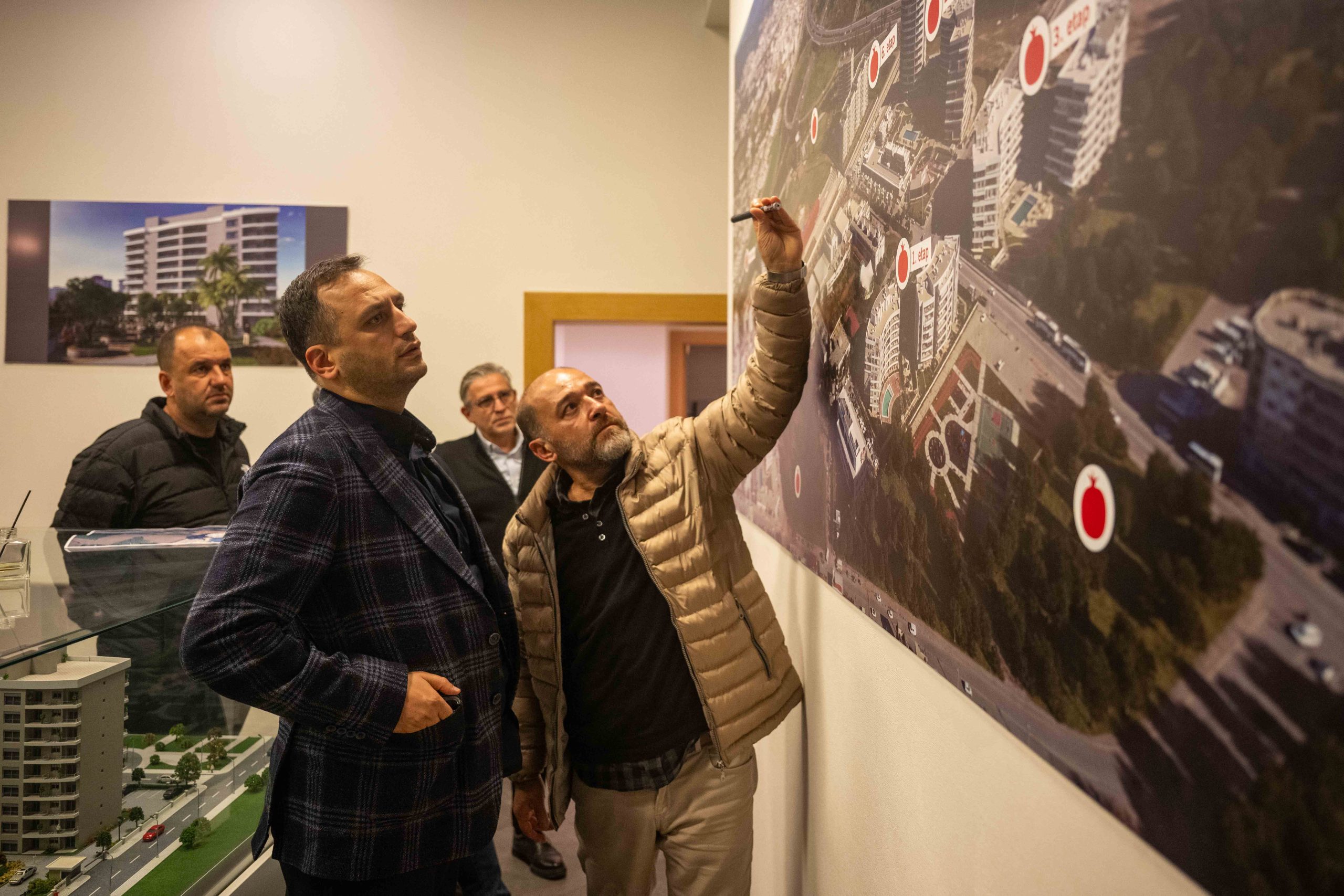 BORNOVA’DA GECE MESAİSİ BORNOVA’DA GECE MESAİSİ