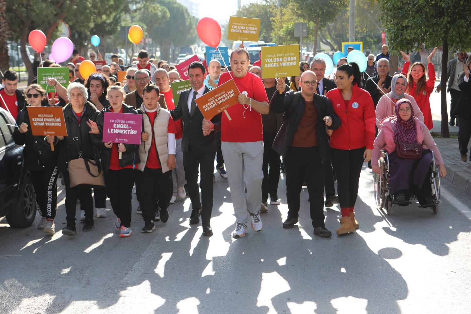 BAYRAKLI’DAN 3 ARALIK FARKINDALIK ETKİNLİĞİ BAYRAKLI’DAN 3 ARALIK FARKINDALIK ETKİNLİĞİ