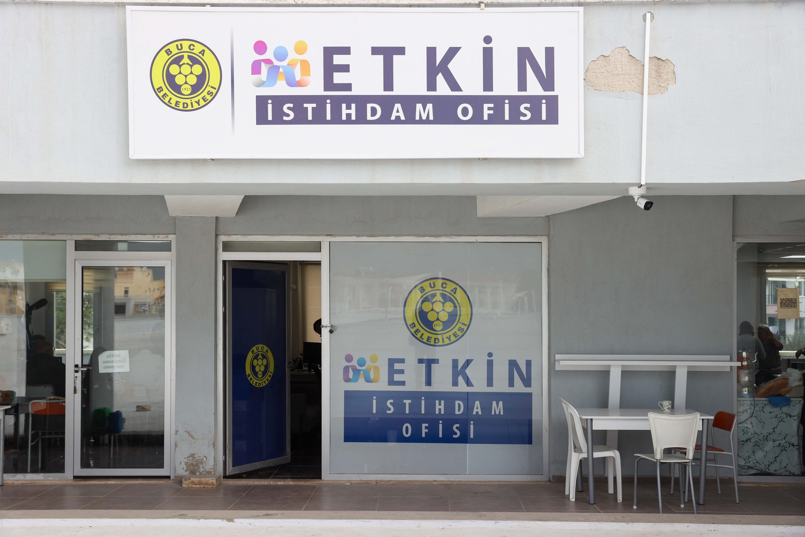 BUCA’NIN İSTİHDAM OFİSLERİ MEYVE VERİYOR