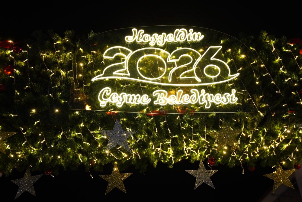 Çeşme’de yılbaşı coşkusu meydanlara taşınıyor Çeşme’de yılbaşı coşkusu meydanlara taşınıyor