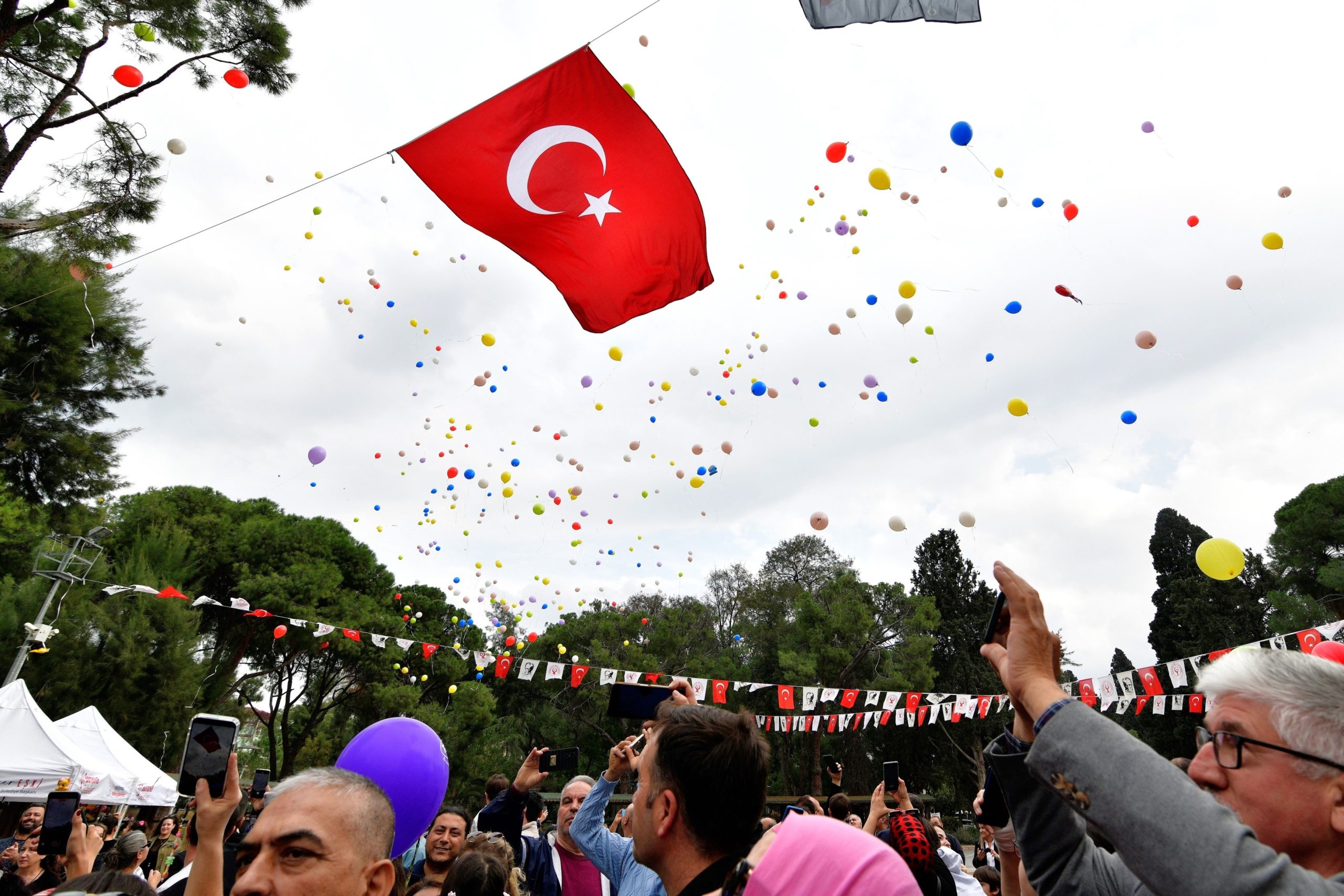 ABBAS MİRAN KAZANDI: BORNOVA’NIN UMUDU YÜKSELDİ ABBAS MİRAN KAZANDI: BORNOVA’NIN UMUDU YÜKSELDİ