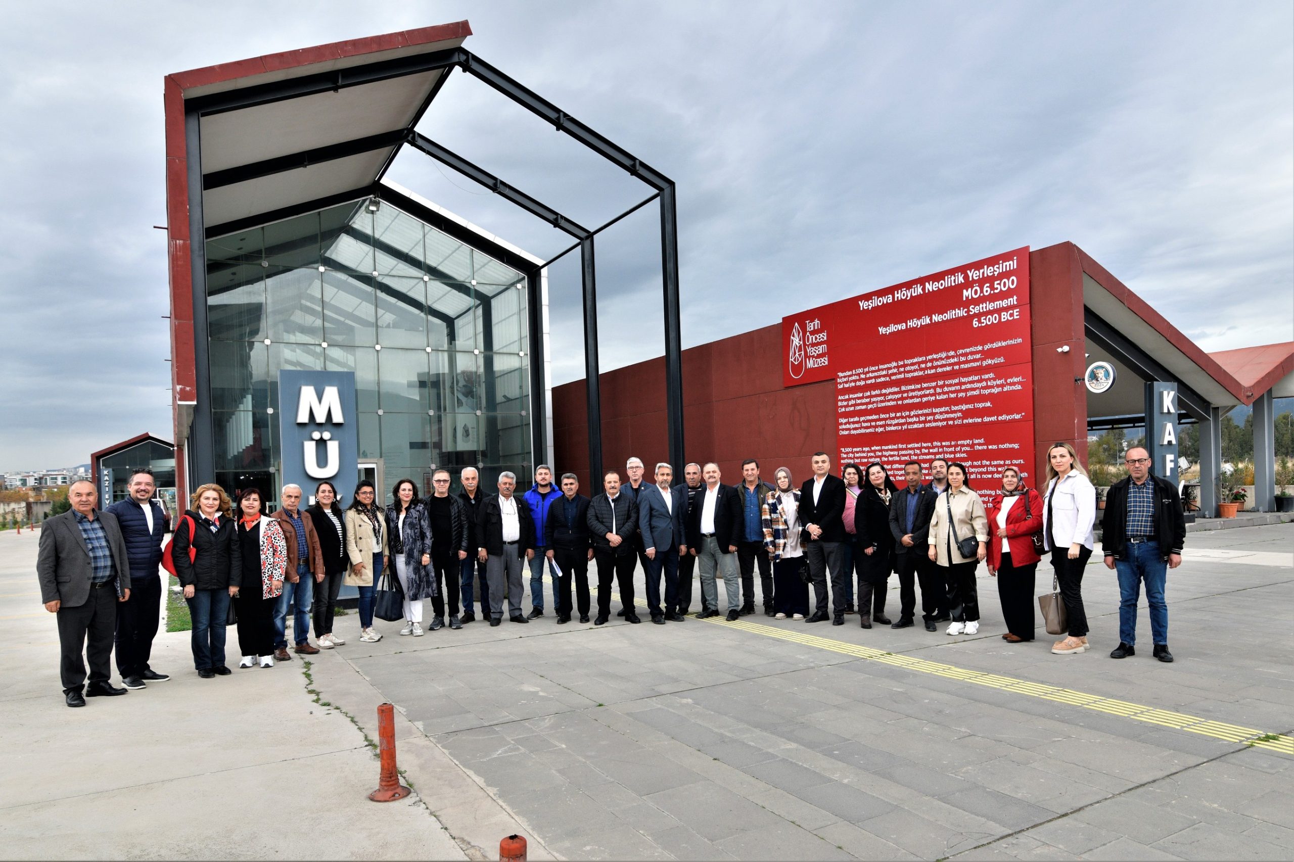 BORNOVA MUHTARLAR AKADEMİSİ BAŞLADI