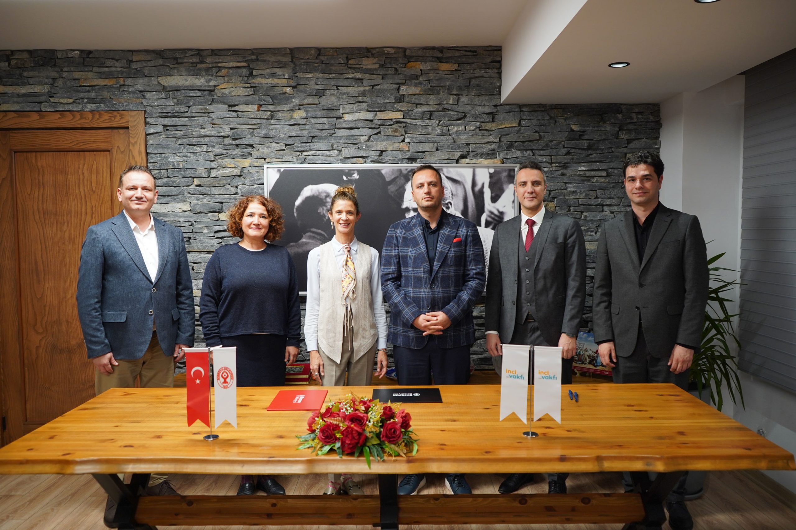 BORNOVA VE İNCİ VAKFI’NDAN DÜNYAYA AÇILAN İŞ BİRLİĞİ BORNOVA VE İNCİ VAKFI’NDAN DÜNYAYA AÇILAN İŞ BİRLİĞİ