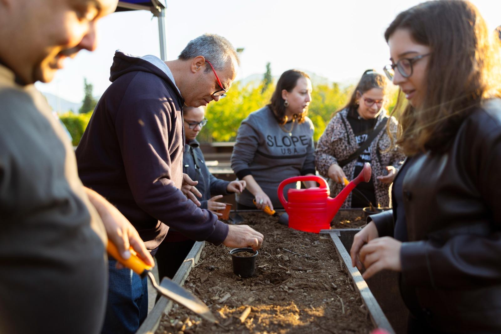 TOHUMDAN TOPRAĞA, TOPRAKTAN SOFRAYA