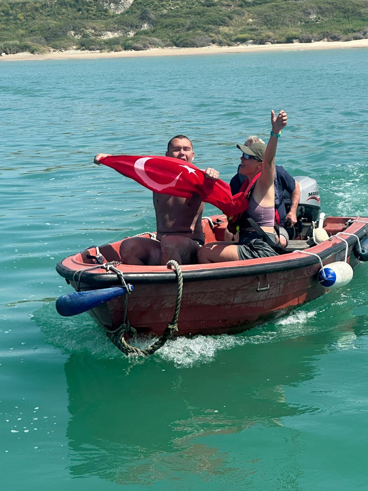 ENGEL AŞTILAR, GURUR YAŞATTILAR