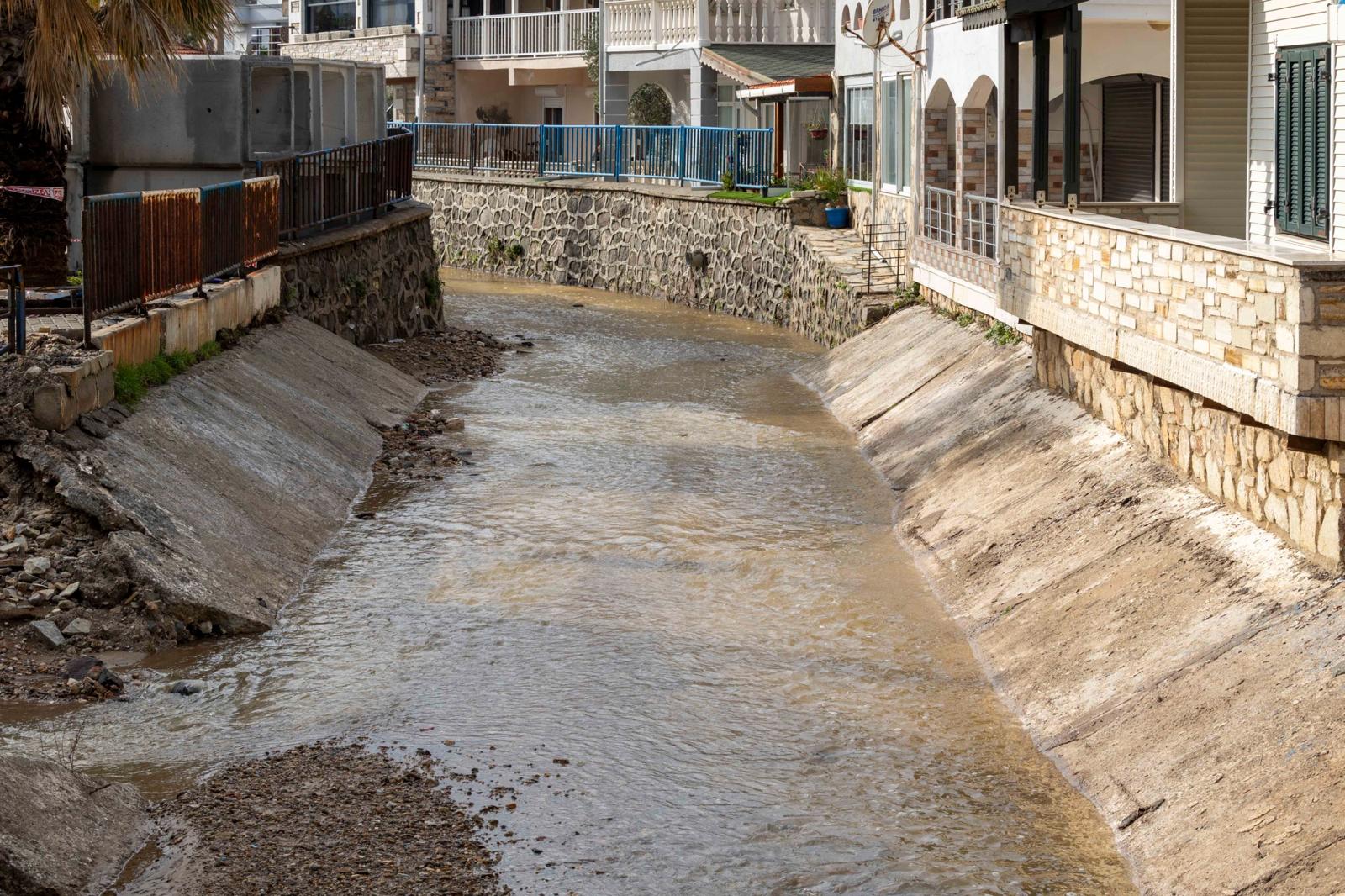 YENİ FOÇA’DA TAŞKIN KABUSU BİTTİ