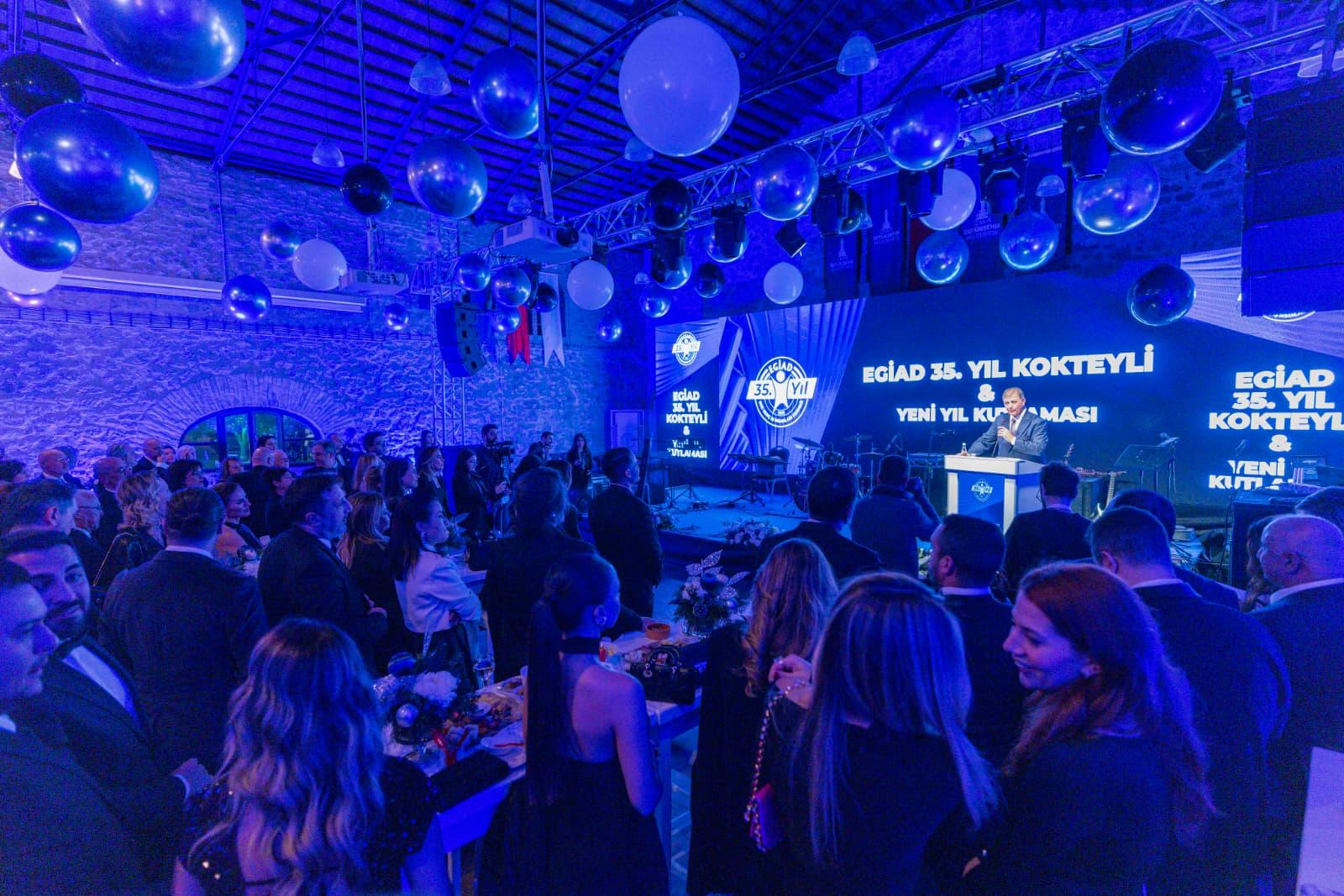 EGİAD YENİ YAŞINI VE YENİ YILINI BİRLİKTE KUTLADI