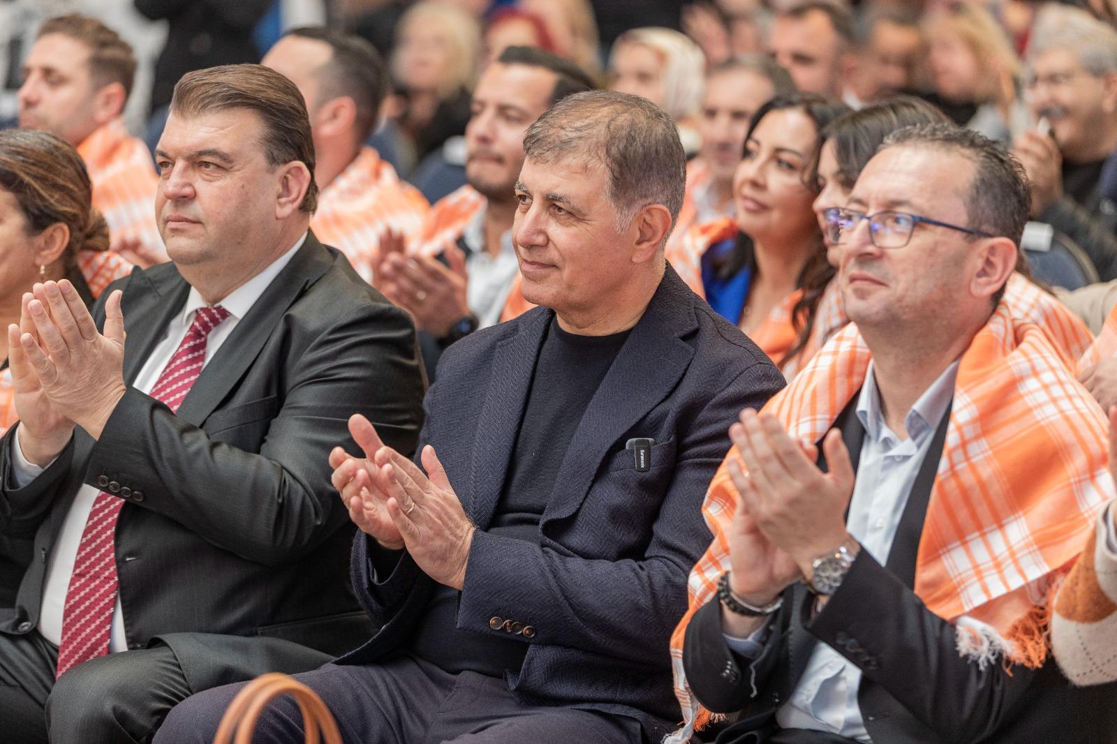 25. MANDALİNA ŞENLİĞİ ÜRETİCİNİN YÜZÜNÜ GÜLDÜRDÜ