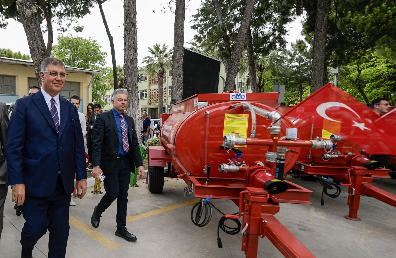 Büyükşehir’in köylere dağıttığı tankerler ormanları kurtarıyor
